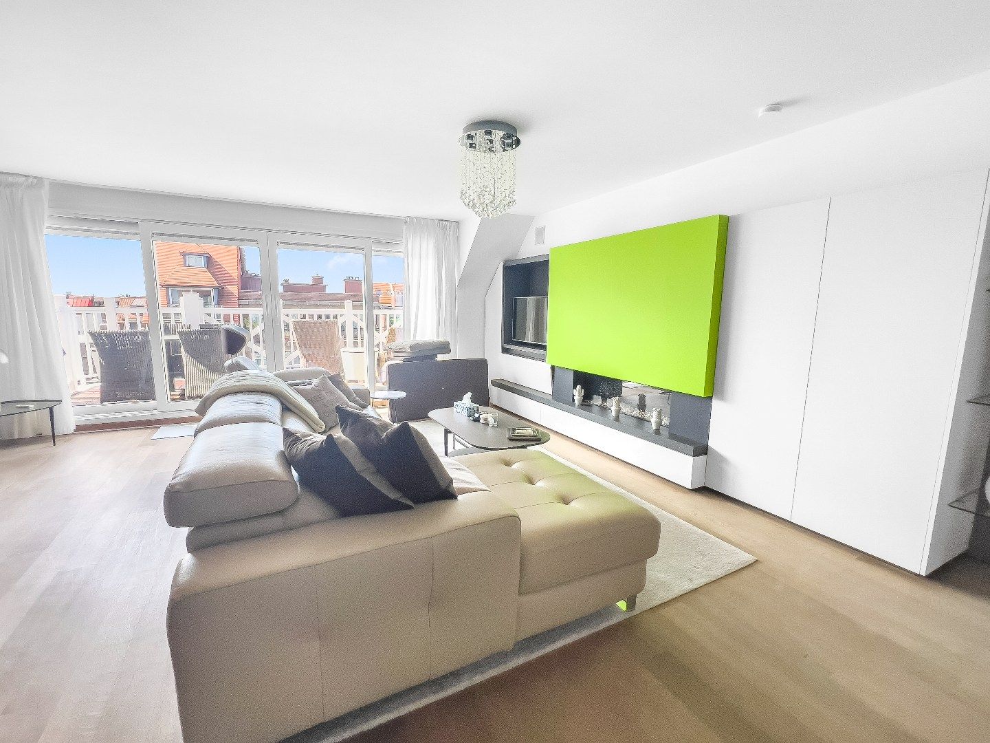 Ruim duplexappartement op de Lippenslaan in centrum Knokke.  foto 6