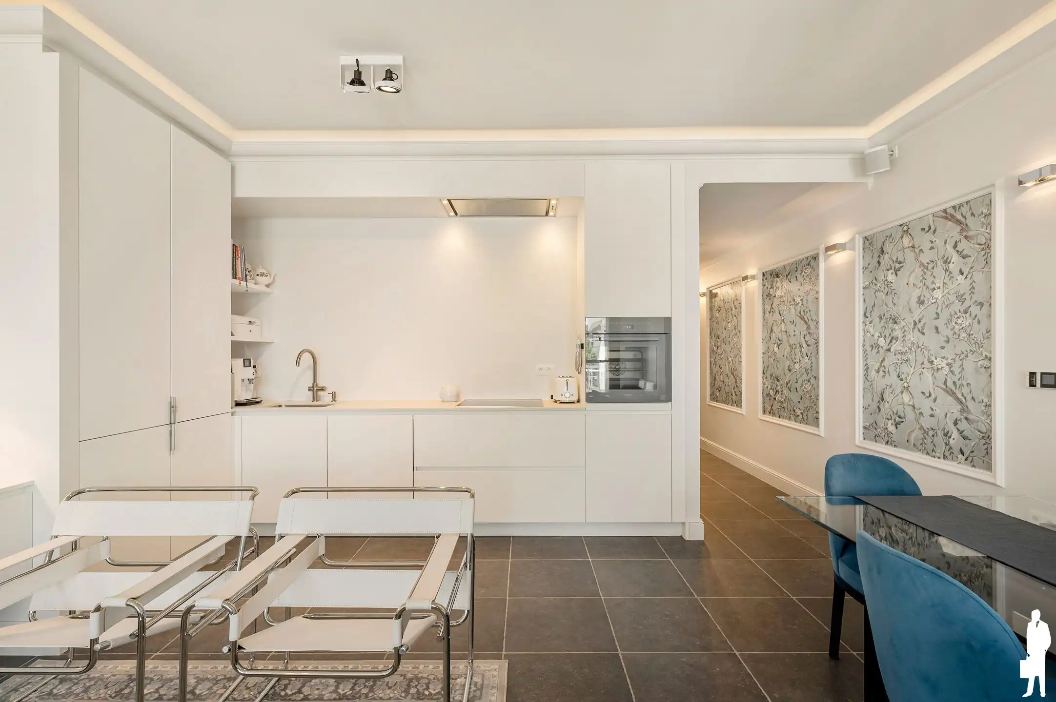 Lichtrijk BEN-appartement met open waterzicht in London Residence foto 4