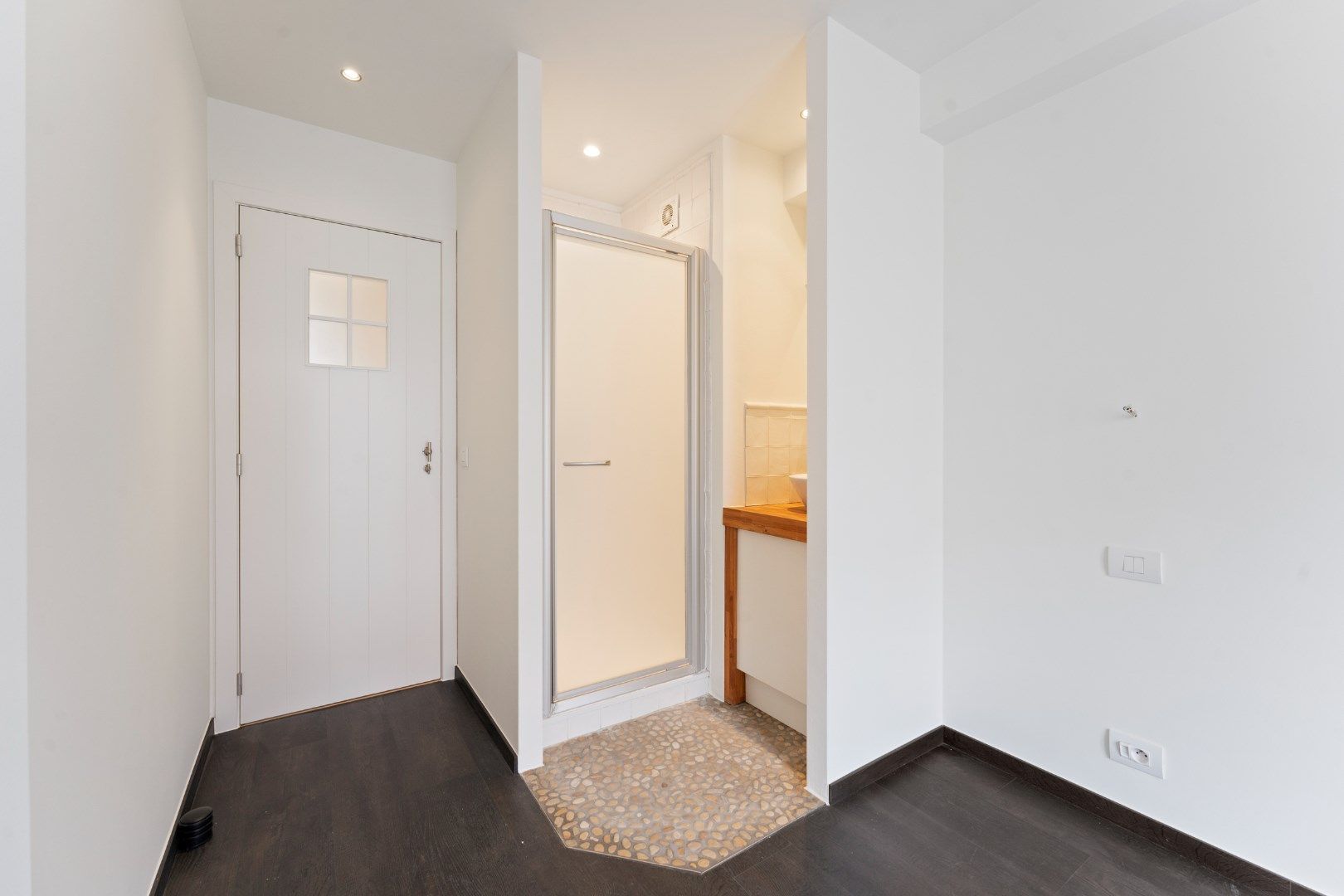 Gerenoveerd, lichtrijk appartement  foto 12