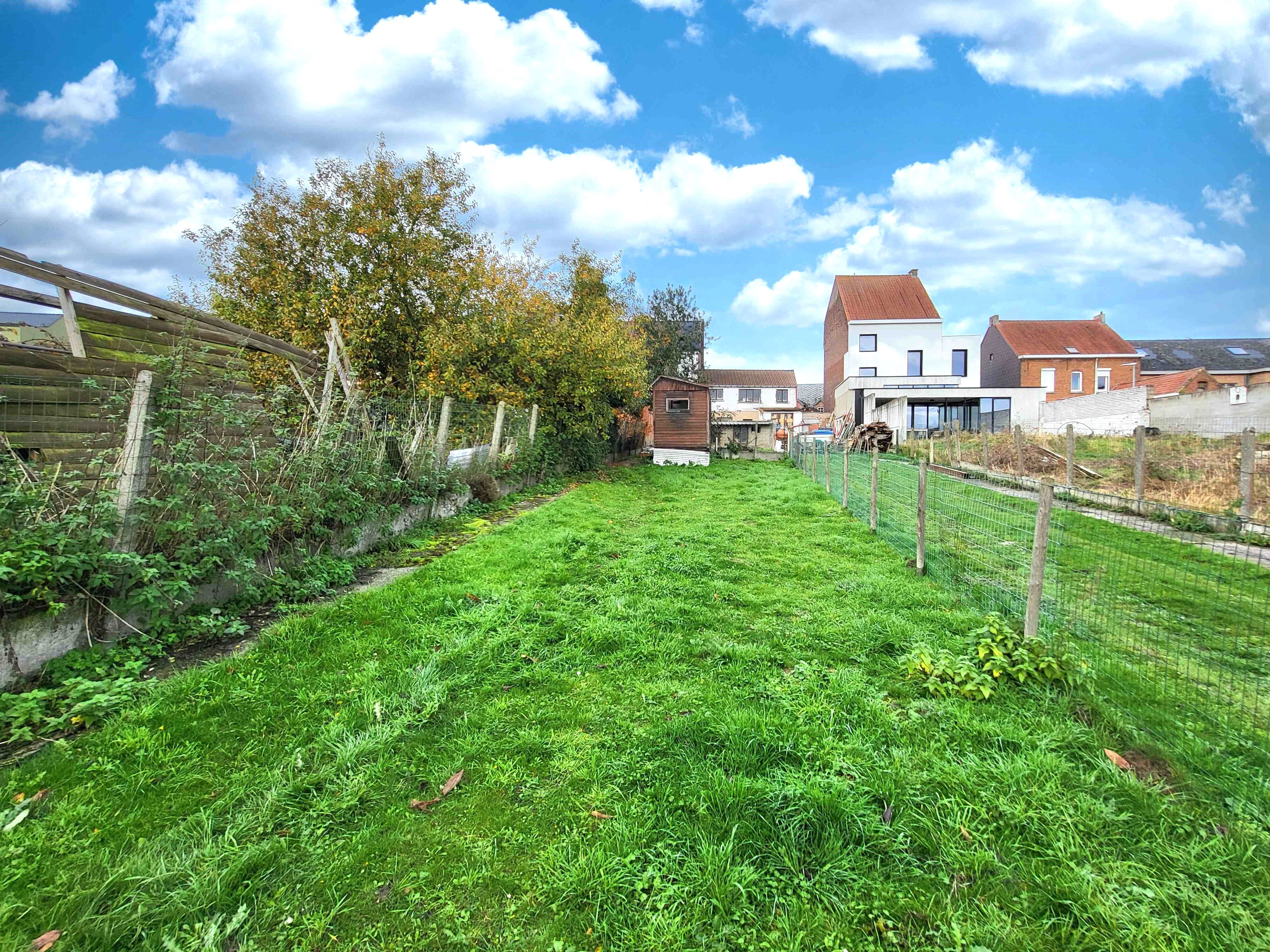 Deze volledig totaal gerenoveerde woning (2024–2025) combineert hedendaags comfort met een hoogwaardige afwerking en biedt maar liefst 5 ruime slaapkamers.  foto 5