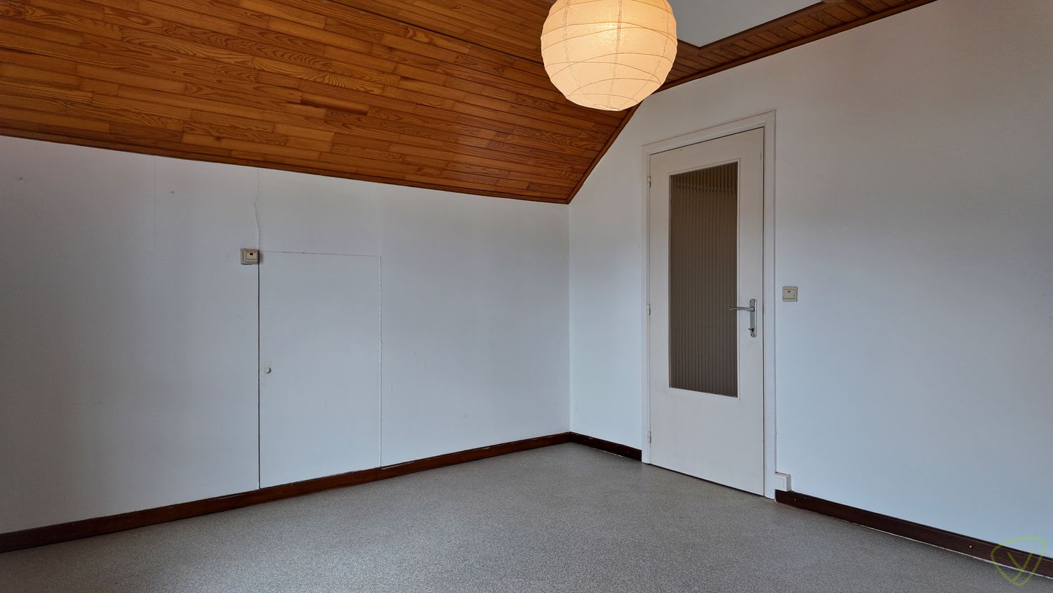 Ruime alleenstaande woning in een rustige buurt met grote tuin! foto 30