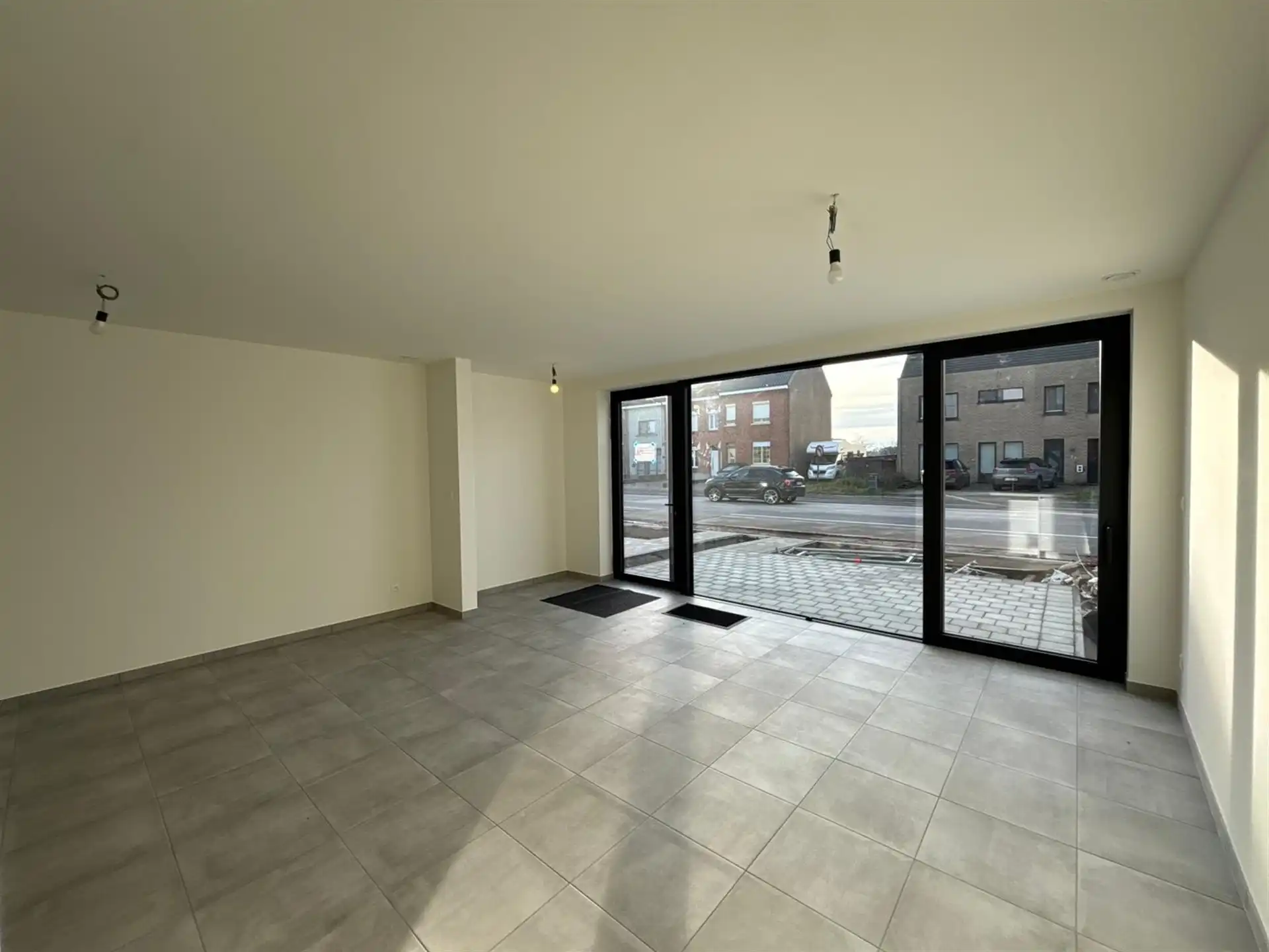 Modern gelijkvloers appartement met private tuin en ruime terrassen in Asse! foto 2