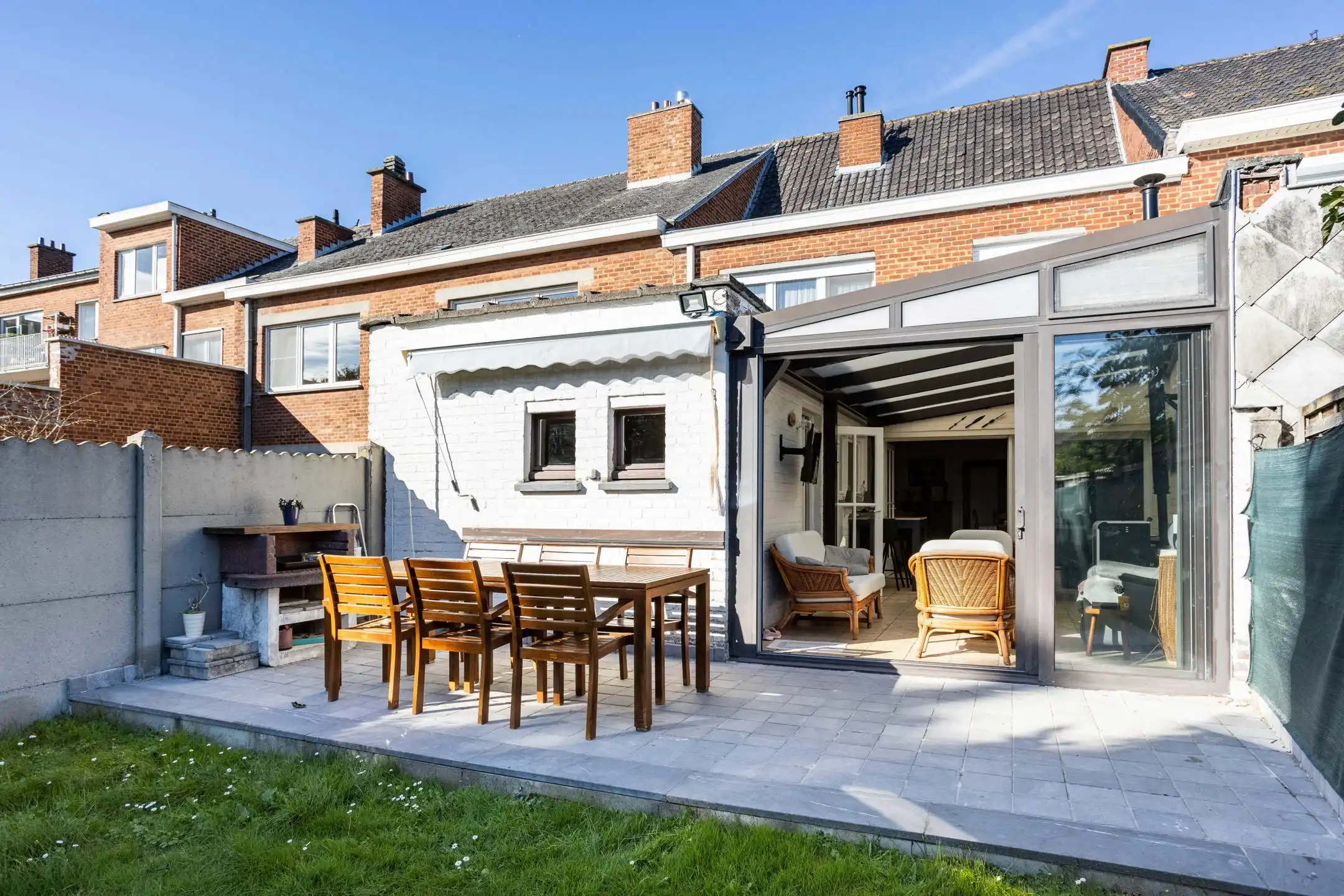 Solide burgerwoning met garage en tuin op gunstige ligging foto 13