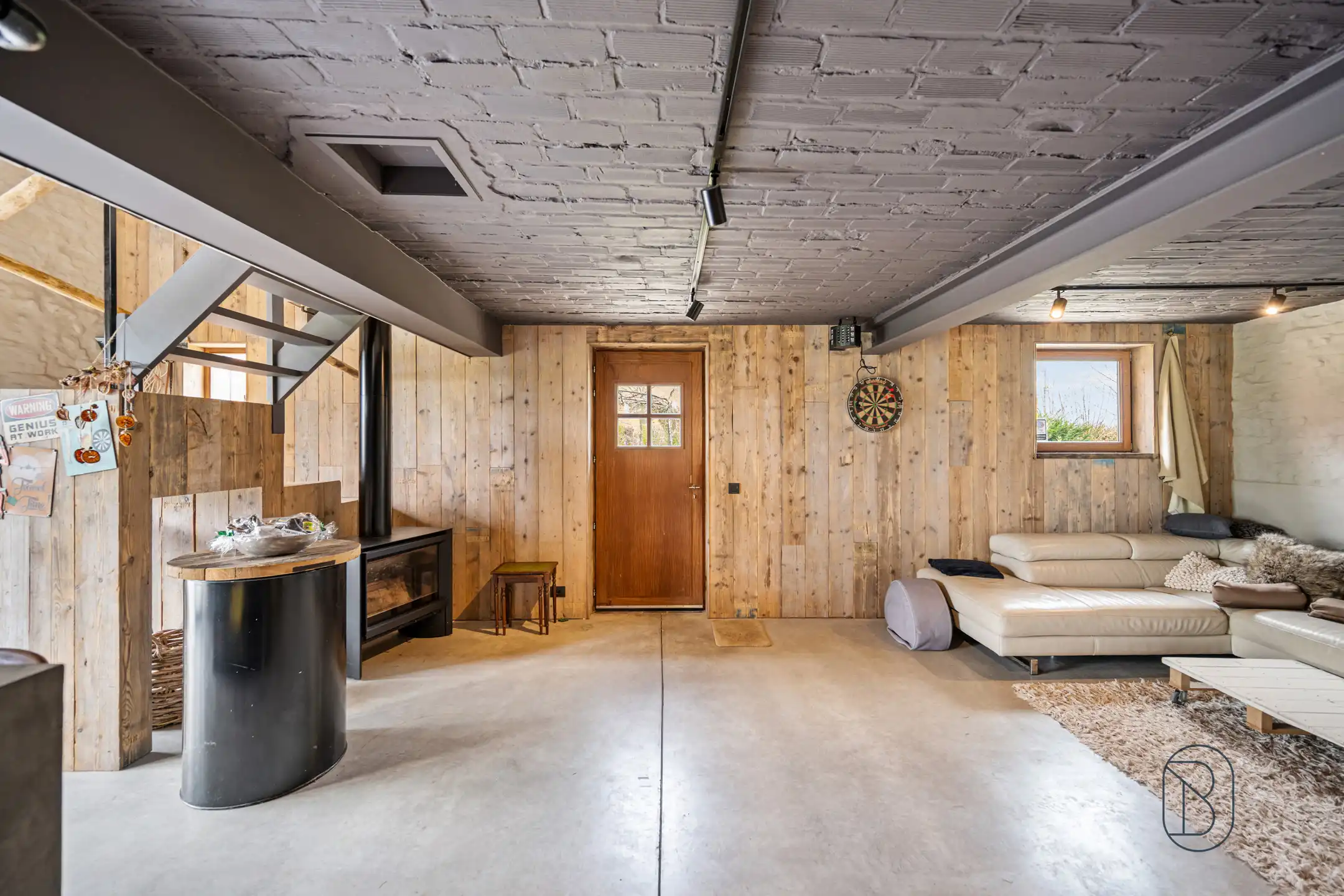 Unieke kans: prachtige woonst met zwembad + bedrijfsgebouw foto 26