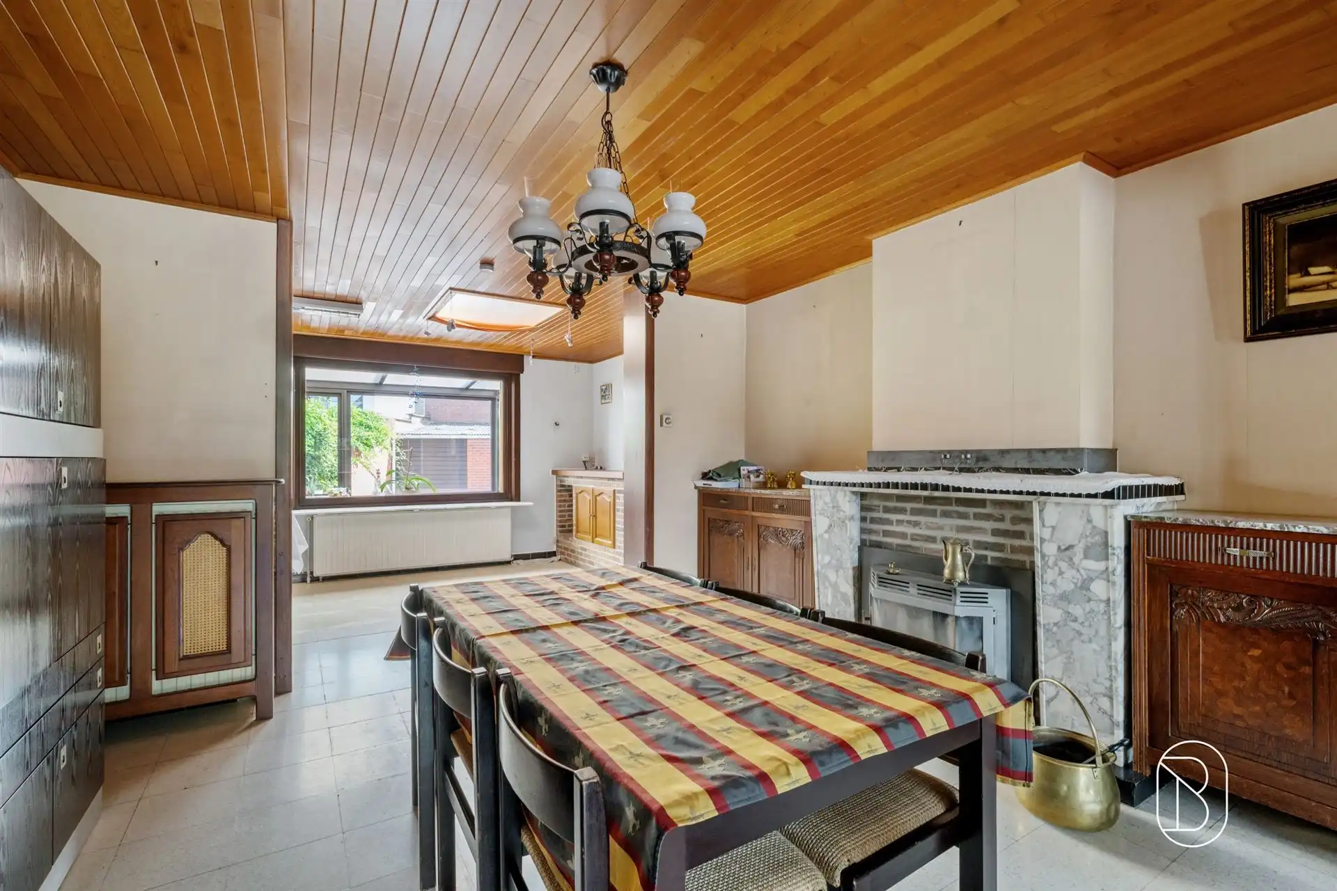 Zeer ruime woning met tal van mogelijkheden! foto 8