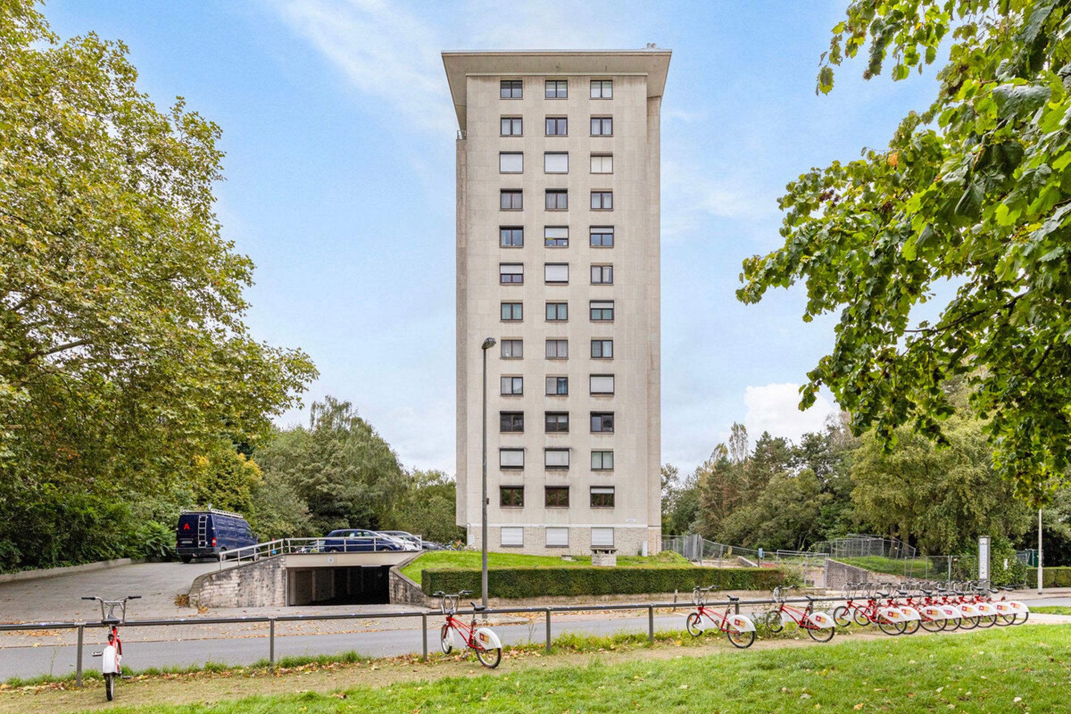 Ruim en comfortabel app., hoog en droog gelegen (9de V.) met panoramisch uitzicht foto 14