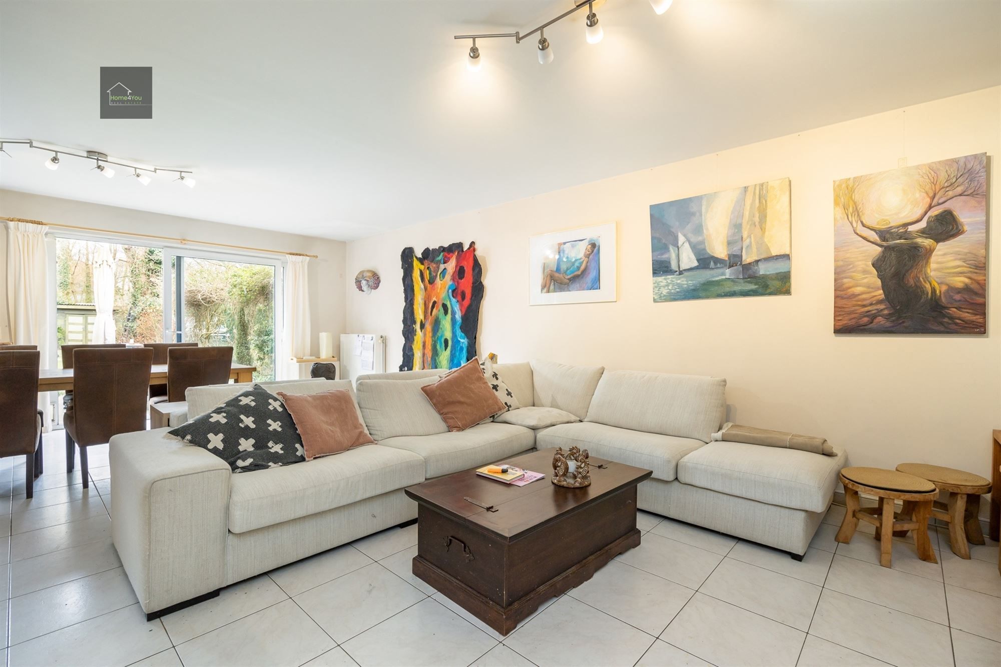 Ruim gelijkvloers appartement met tuin, parking en garagebox foto 6