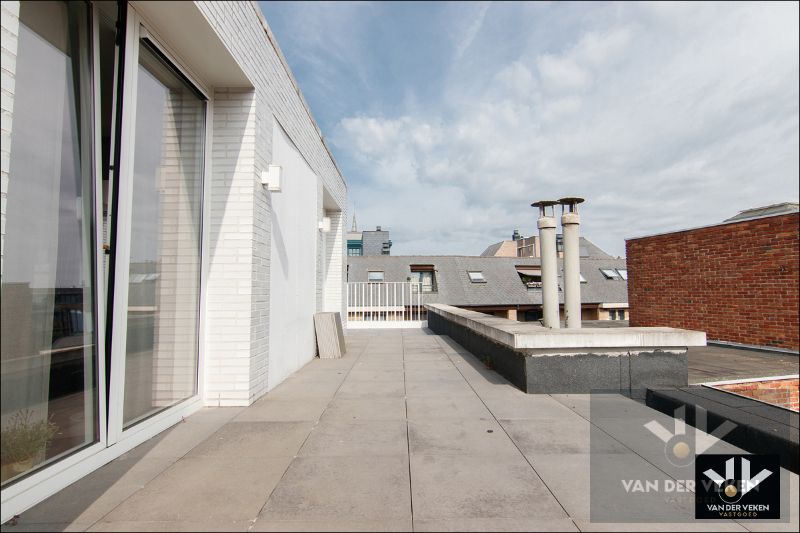 LUXUEUS AFGEWERKT PENTHOUSE IN HARTJE HASSELT foto 5