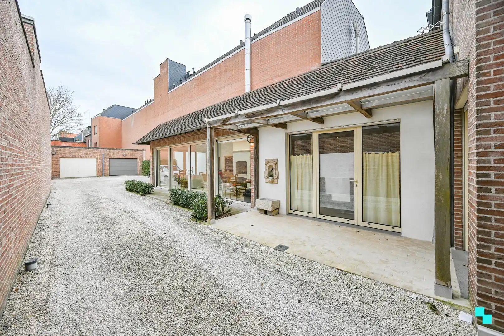 Uiterst centraal gelegen handelszaak met bijhorende opbergruimte foto 22