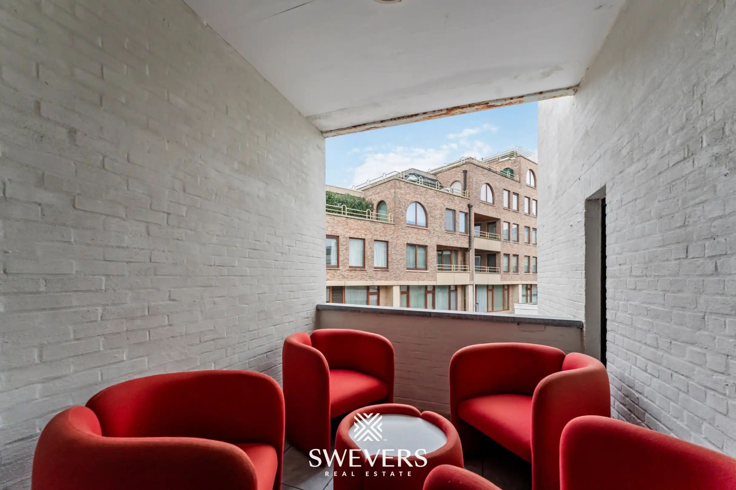 Exclusief gerenoveerde stadswoning met garage en drie terrassen in hartje Hasselt foto 21