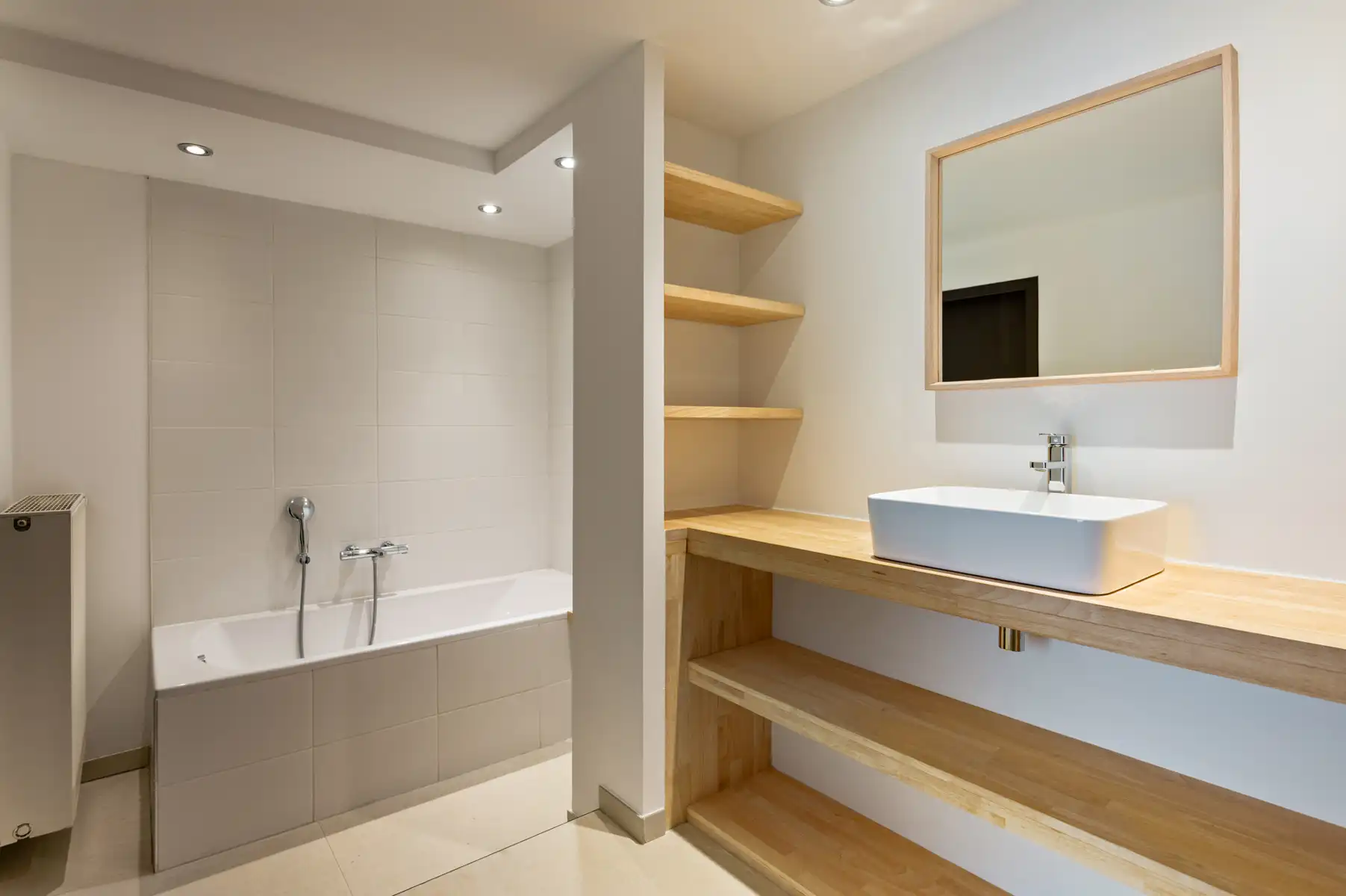 Instapklare gezinswoning met 4 slaapkamers, tuin en garage foto 24