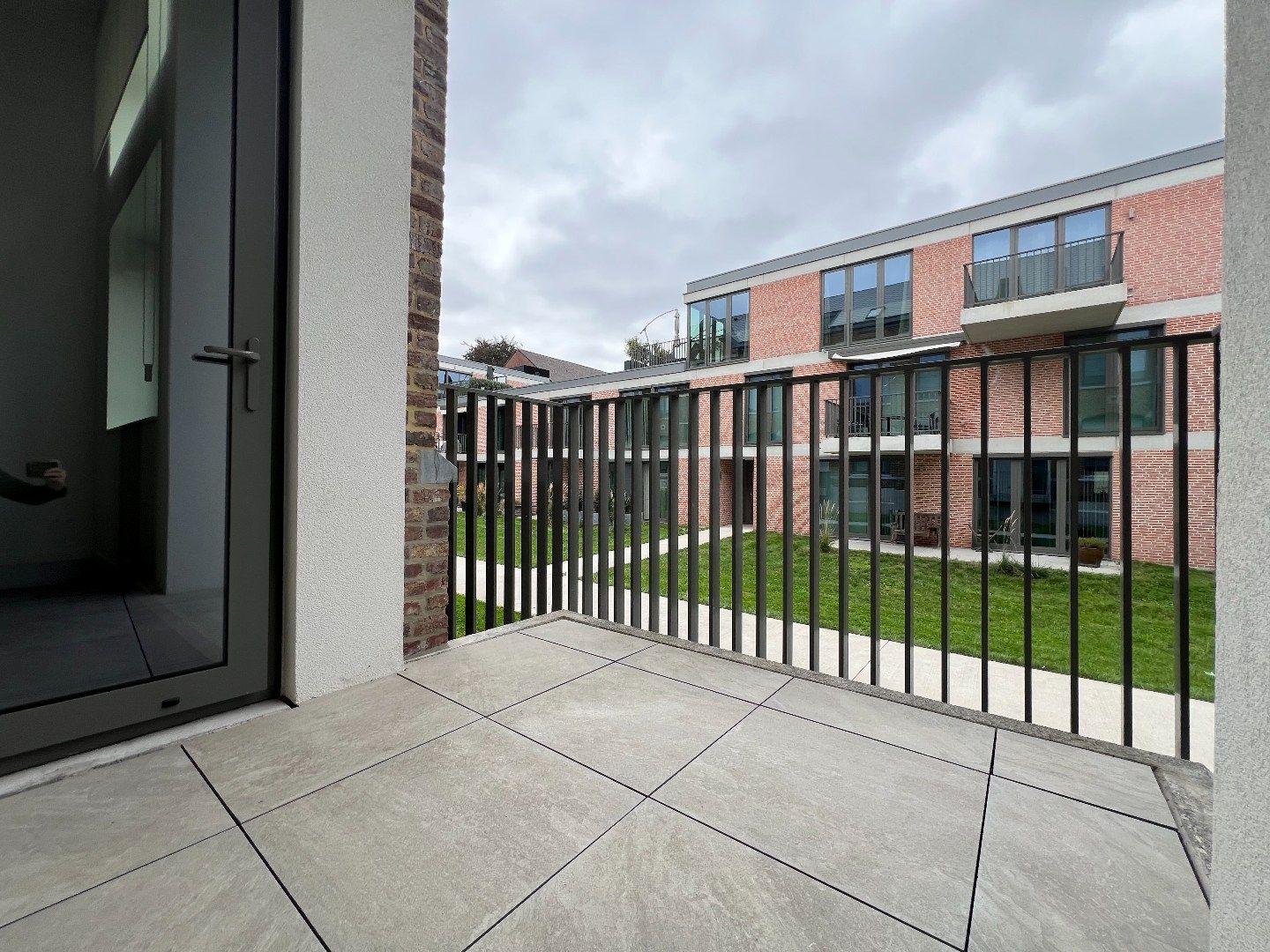 Prachtig app. op toplocatie met terras en optionele autostaanplaats foto 2