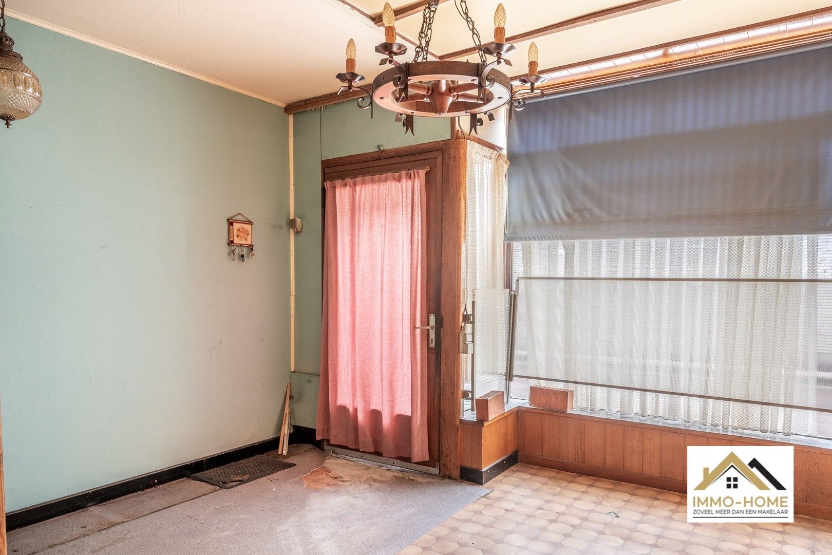 Te renoveren woning met vele mogelijkheden  foto 3