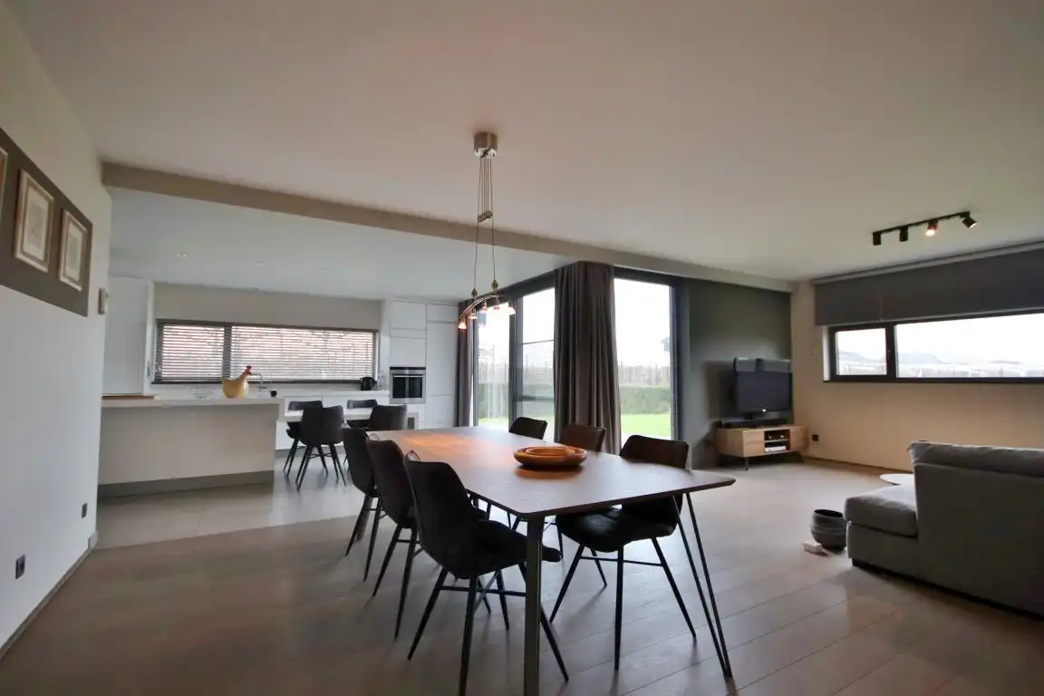 Moderne villa aan de stadsrand van Sint-Truiden foto 3
