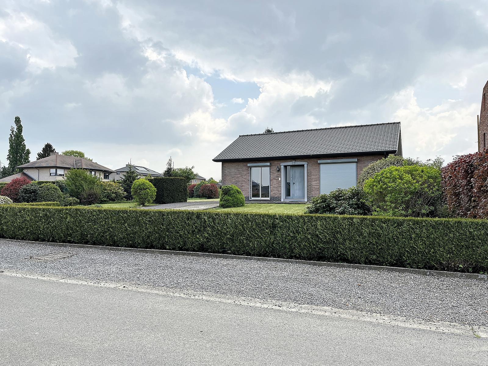 Woning met 3 slpk. vlakbij centrum Opglabbeek.  foto {{pictureIndex}}