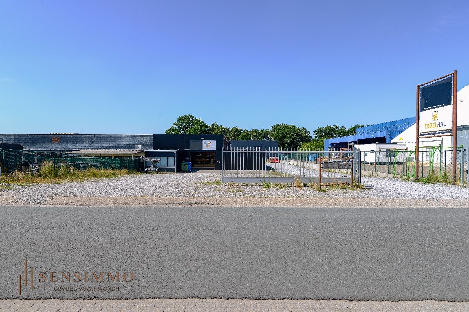 Ruime loods, geschikt voor vrachtwagengarage, op industriezone in Houthalen-Helchteren foto 19