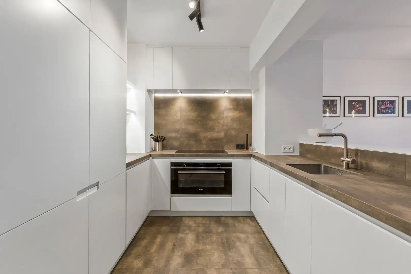 Uitstekend gelegen appartement met 3 slaapkamers in hartje Zoute op de Kustlaan aan de minigolf foto 7