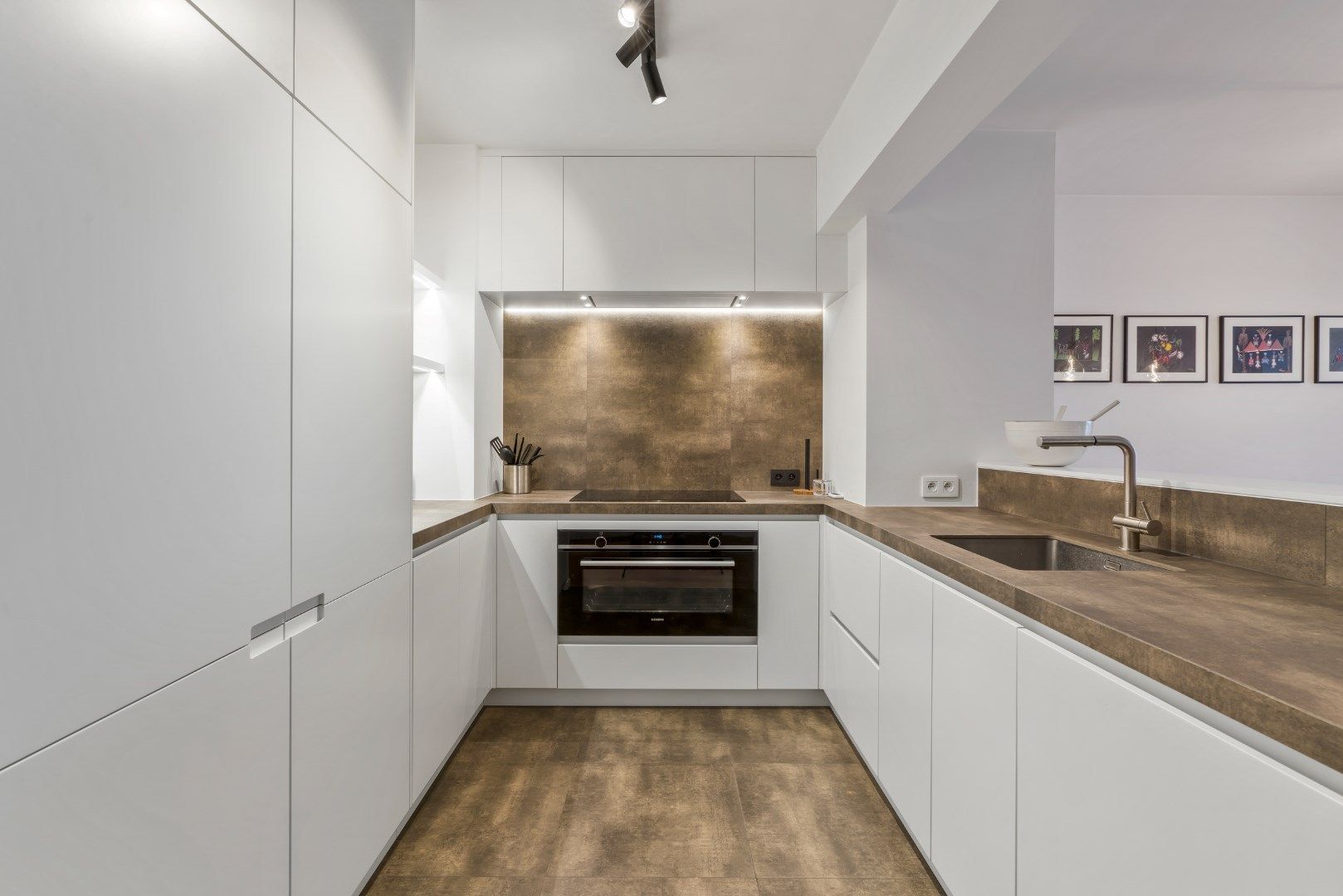 Uitstekend gelegen appartement met 3 slaapkamers in hartje Zoute op de Kustlaan aan de minigolf foto 7