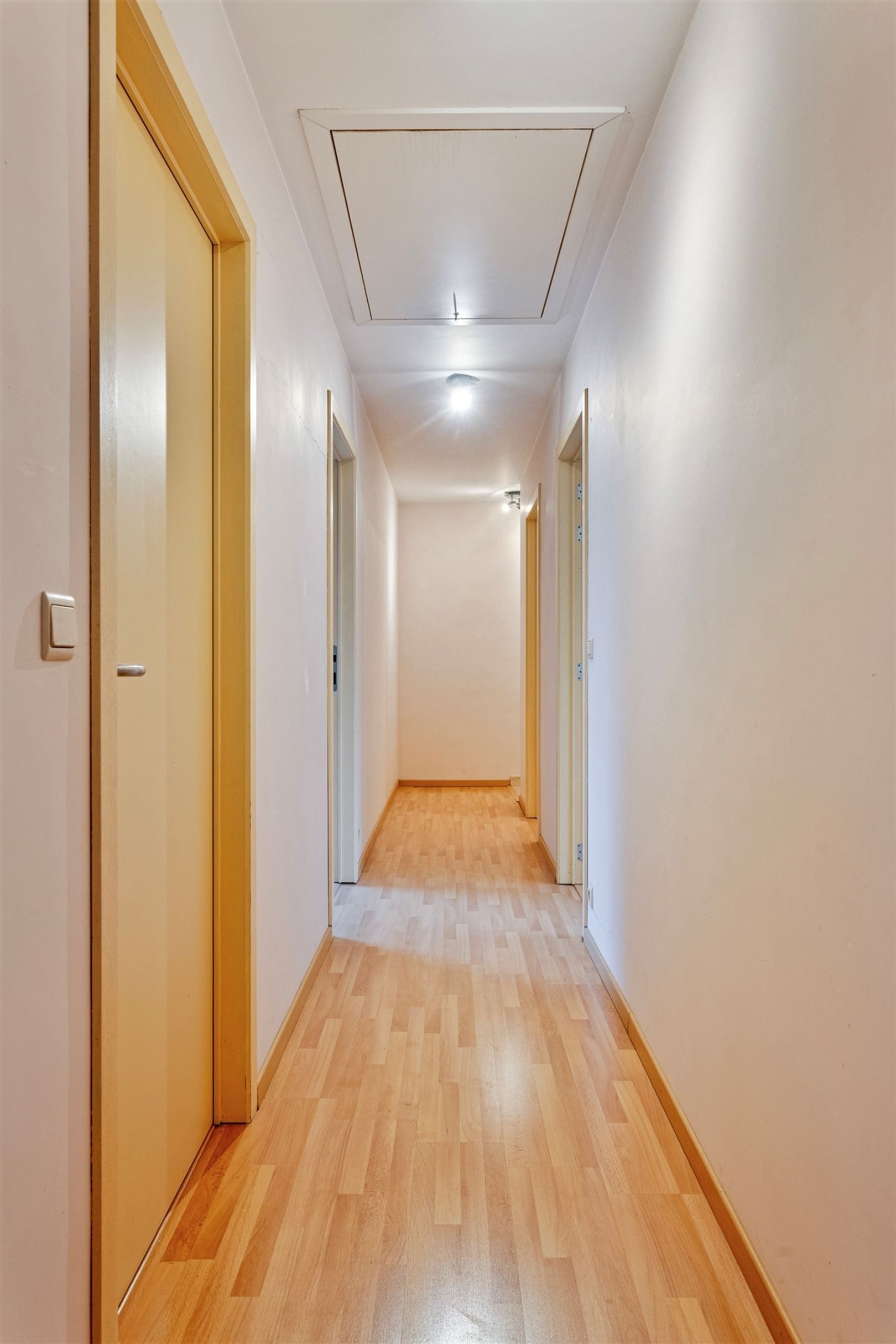 ZEER ruime woonst met 3 slaapkamers (169 m²) en zolder foto 12