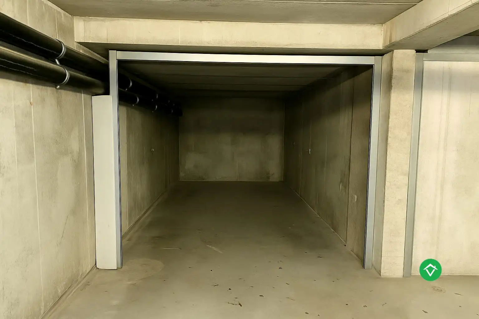 Ondergrondse garage (18,75m²) in centrum Gistel te koop  foto 2