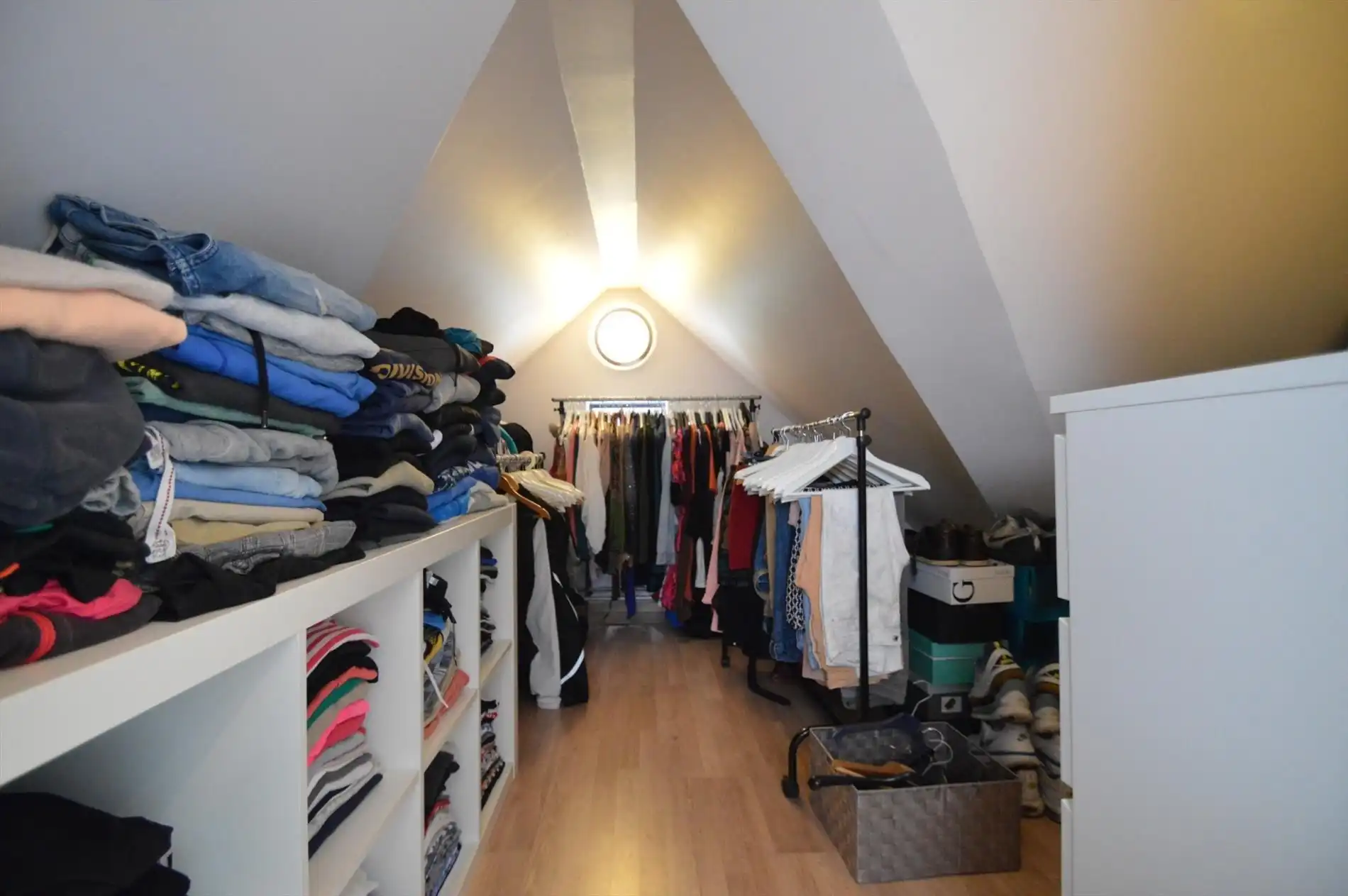 Knap duplex appartement op de 1ste en 2de verdieping met 1 grote en 1 kleine slaapkamers en 2 autostandplaatsen foto 20
