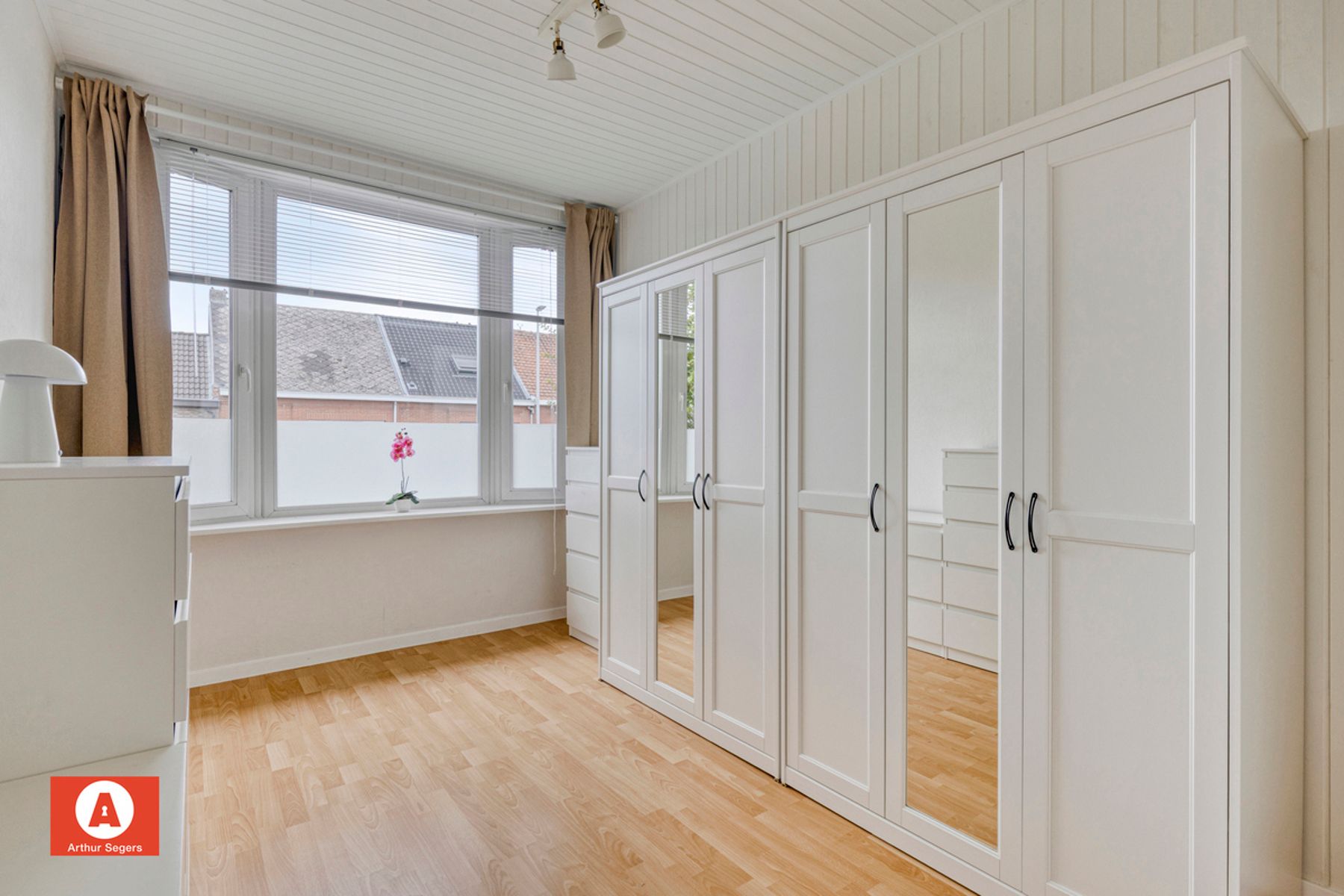 Instapklare woning op centrale liggig foto 18