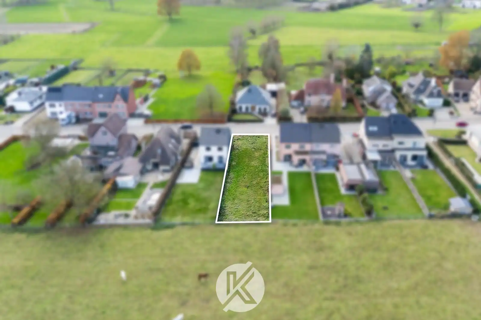 Strategische bouwgrond op een mooi perceel foto {{pictureIndex}}