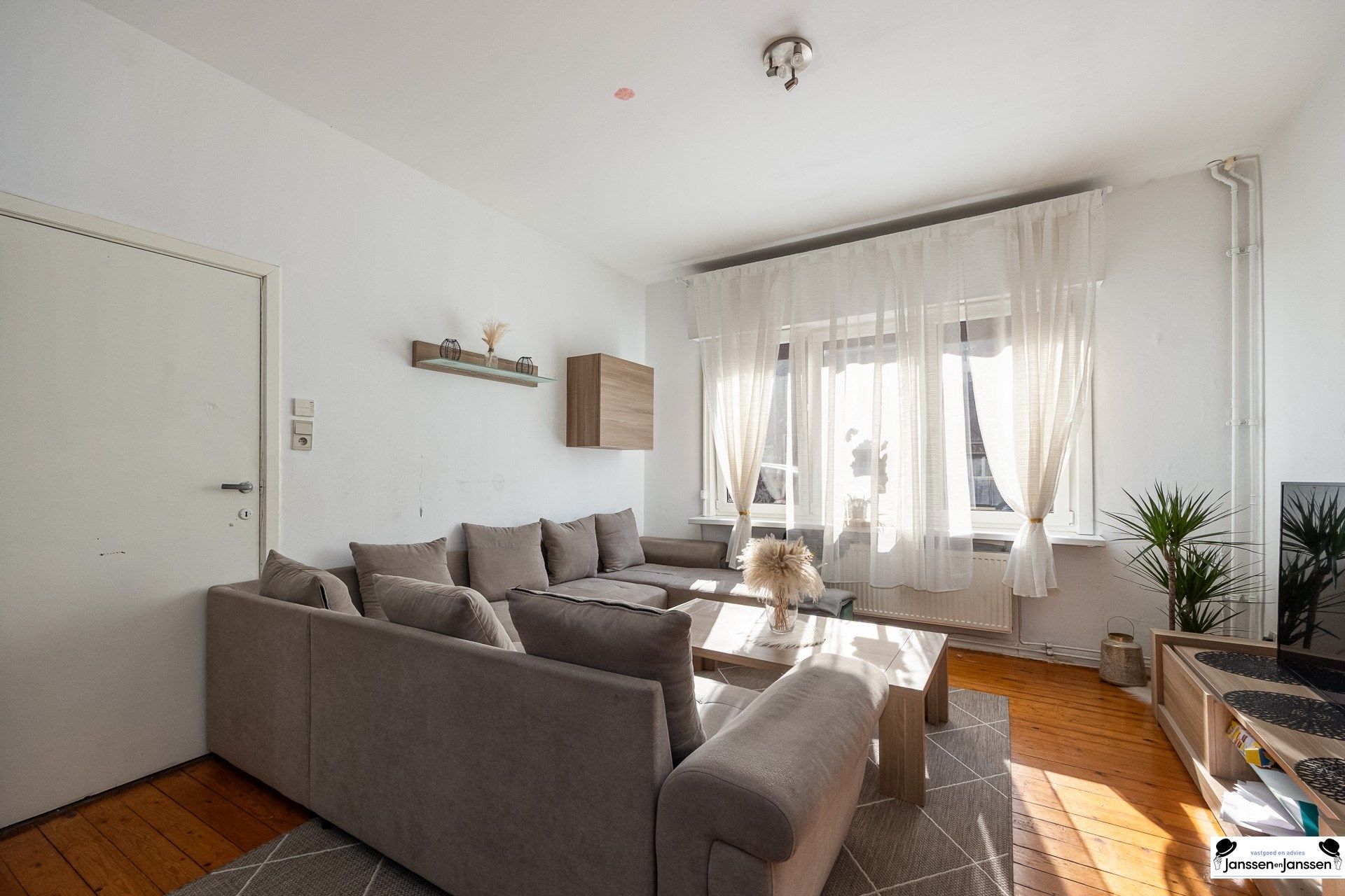 Ruime en lichtrijke woning met 3 à 4 slaapkamers! foto 4