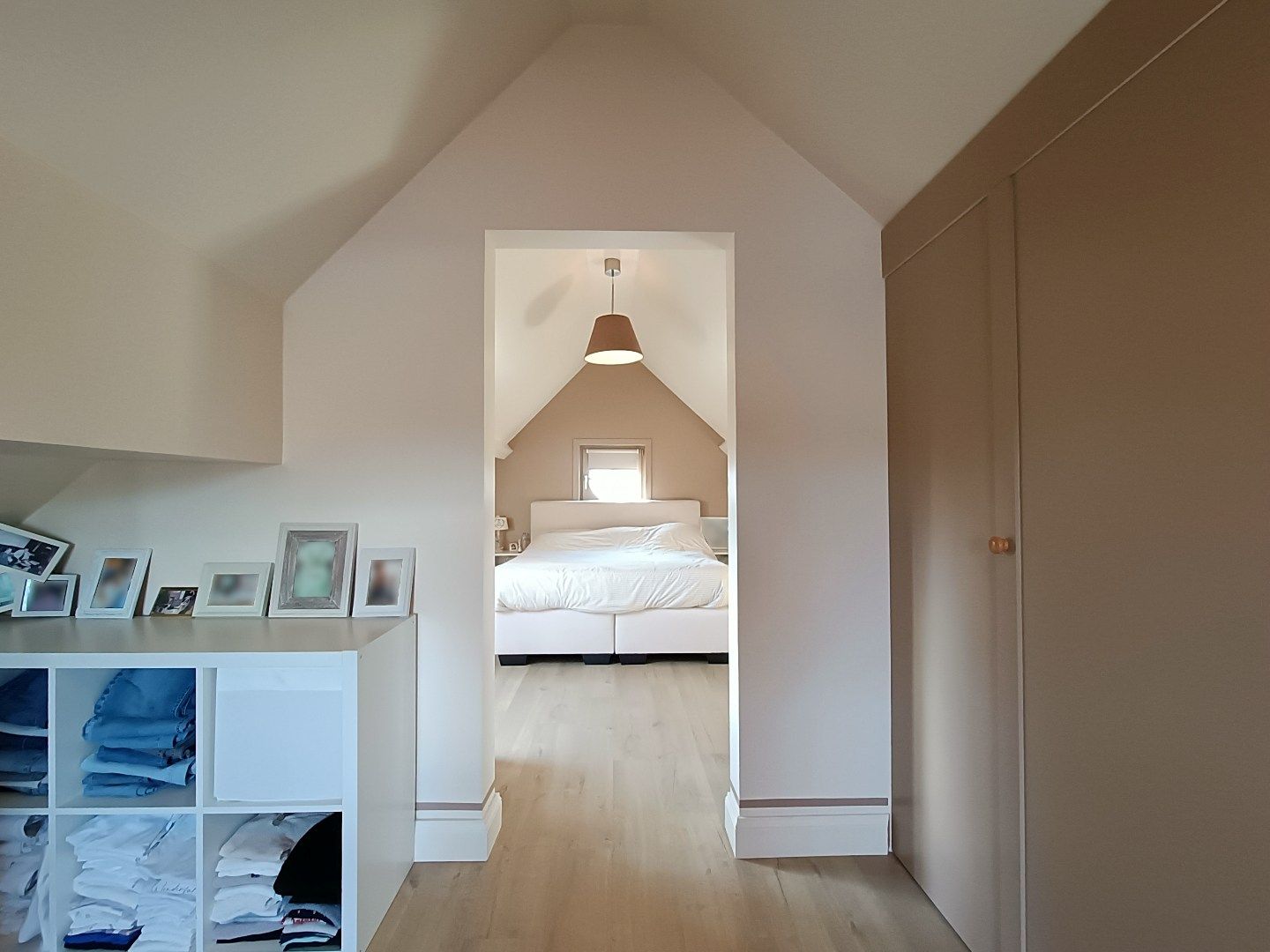 Gerenoveerde woning met garage in het centrum van Heist. foto 19