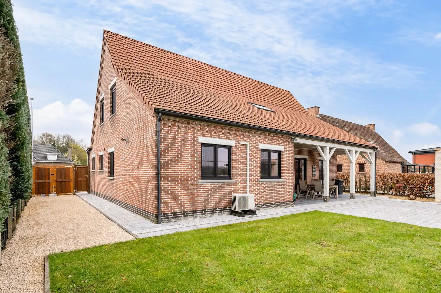 Instapklare open bebouwing op een perceel van 635 m². foto 35