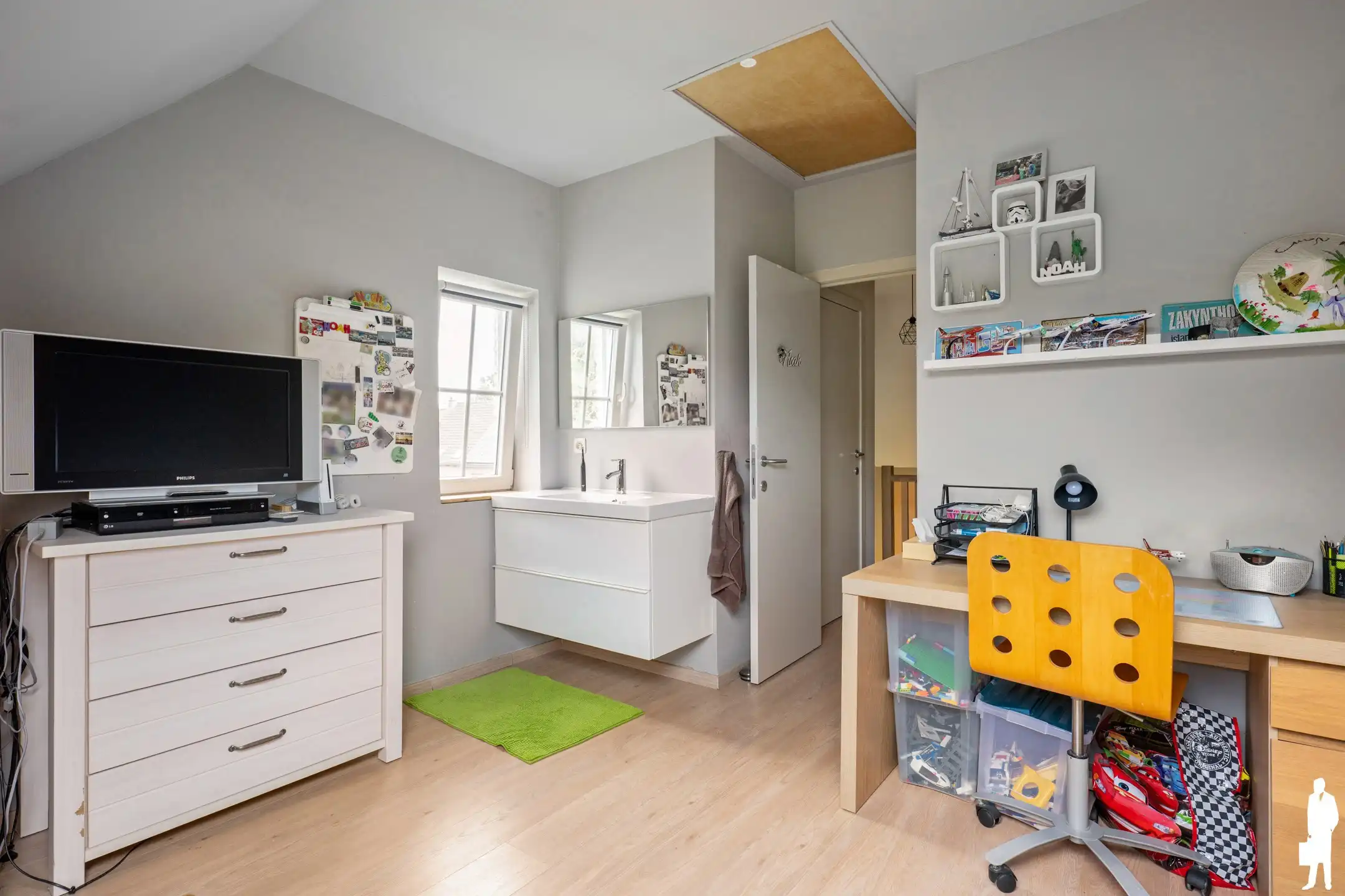 Ruime HOB met 4 slpk en prachtige tuin op toplocatie in Hove foto 28