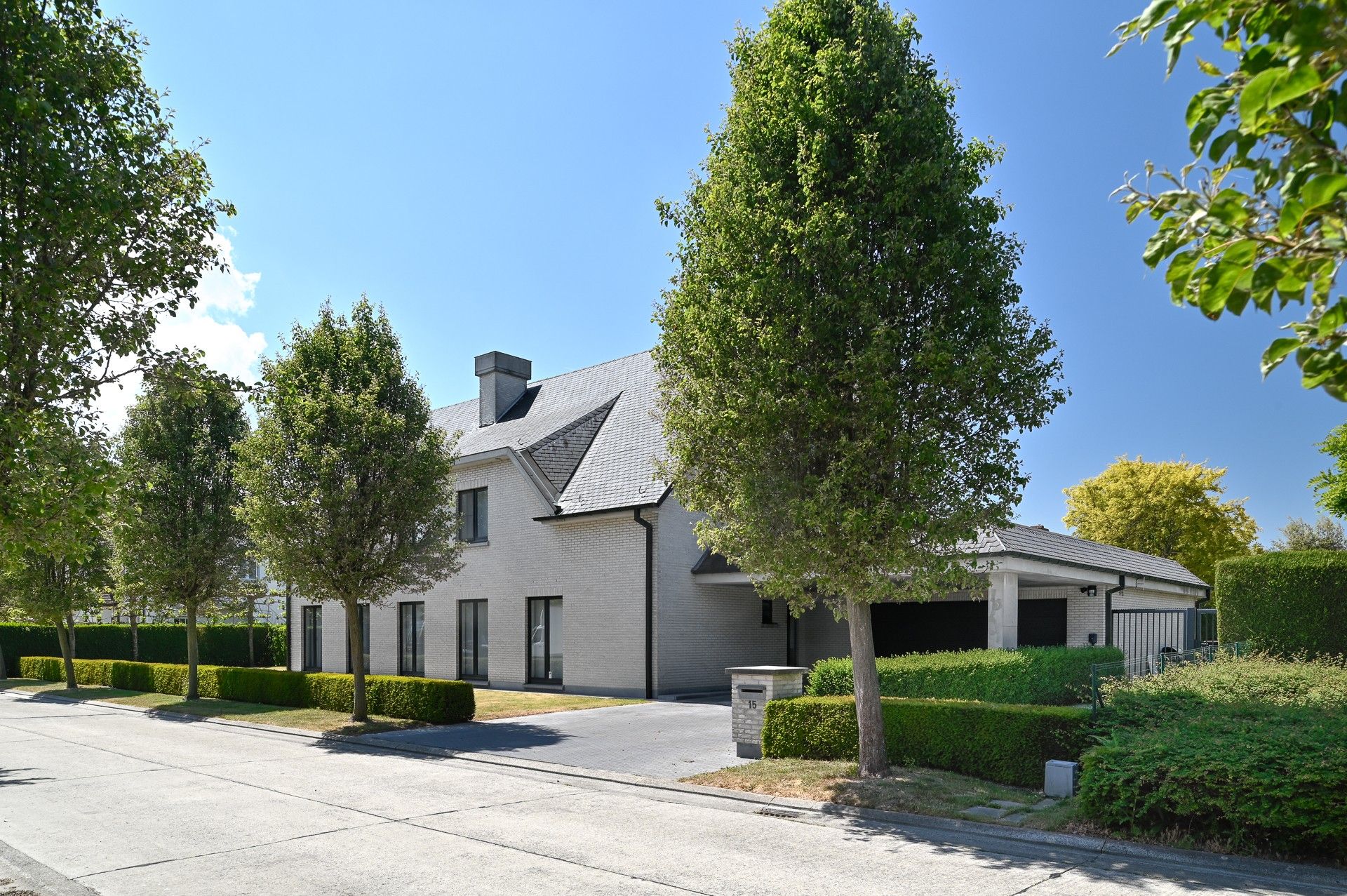 Ruime zonnige villa, rustig gelegen op een prachtig perceel van 1380m² te Westkapelle. foto 4