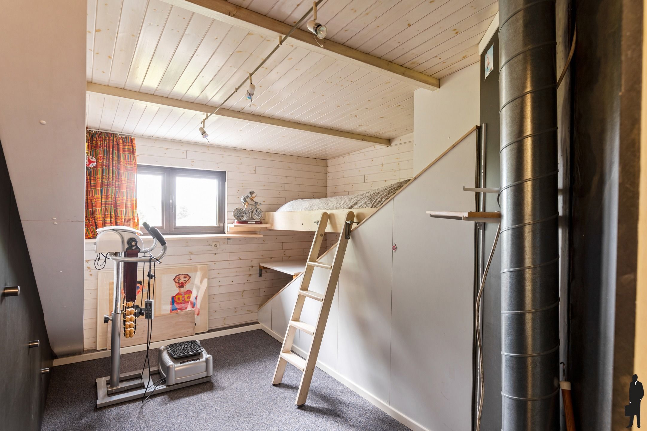 Karaktervolle split-level woning met 4 slpks en zonnige tuin foto 22
