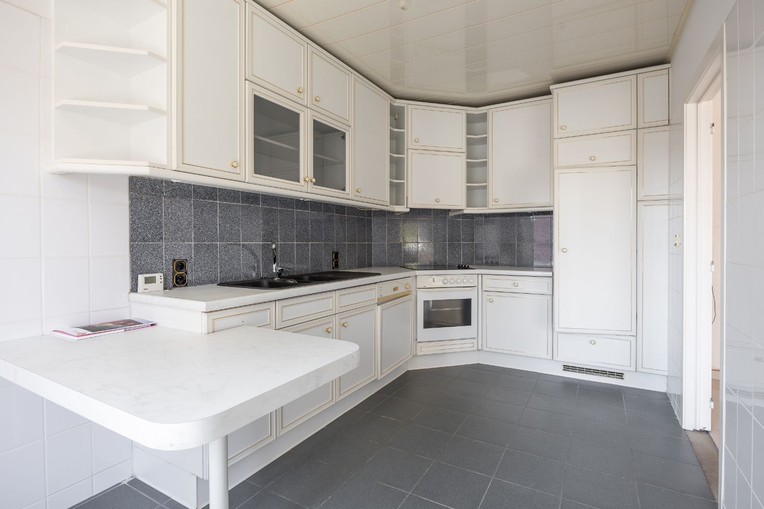 Zeer ruim 2 slaapkamer appartement te Oostende foto 7