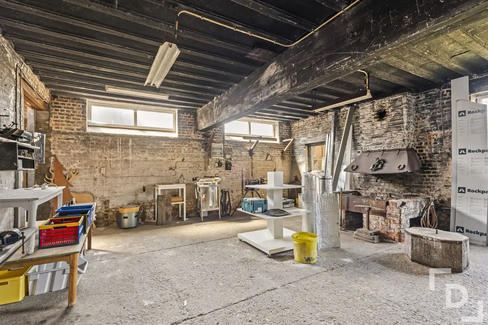 Ruime handelszaak met woonst & verhuurd appartement te koop in Poelkapelle. foto 43