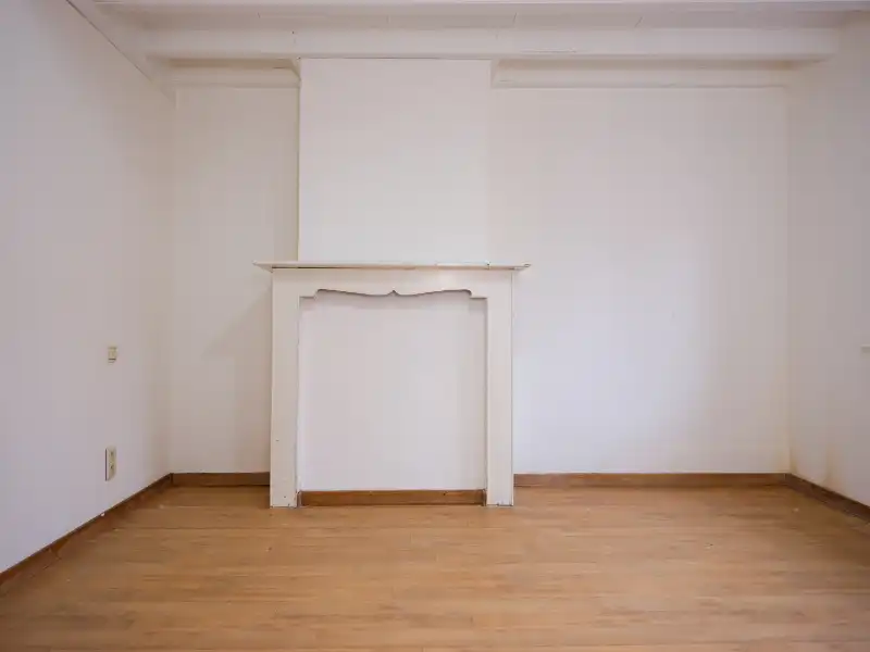 Moorslede-centrum. Gezellige te renoveren rijwoning met koer als starter of als investering. 4 slaapkamers.  Te koop via het opbod systeem van COVAST. foto 19