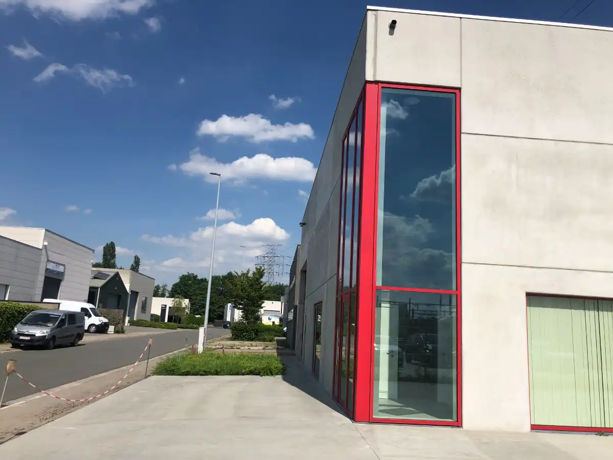 BEDRIJFSGEBOUW / STOCKAGERUIMTE foto 5