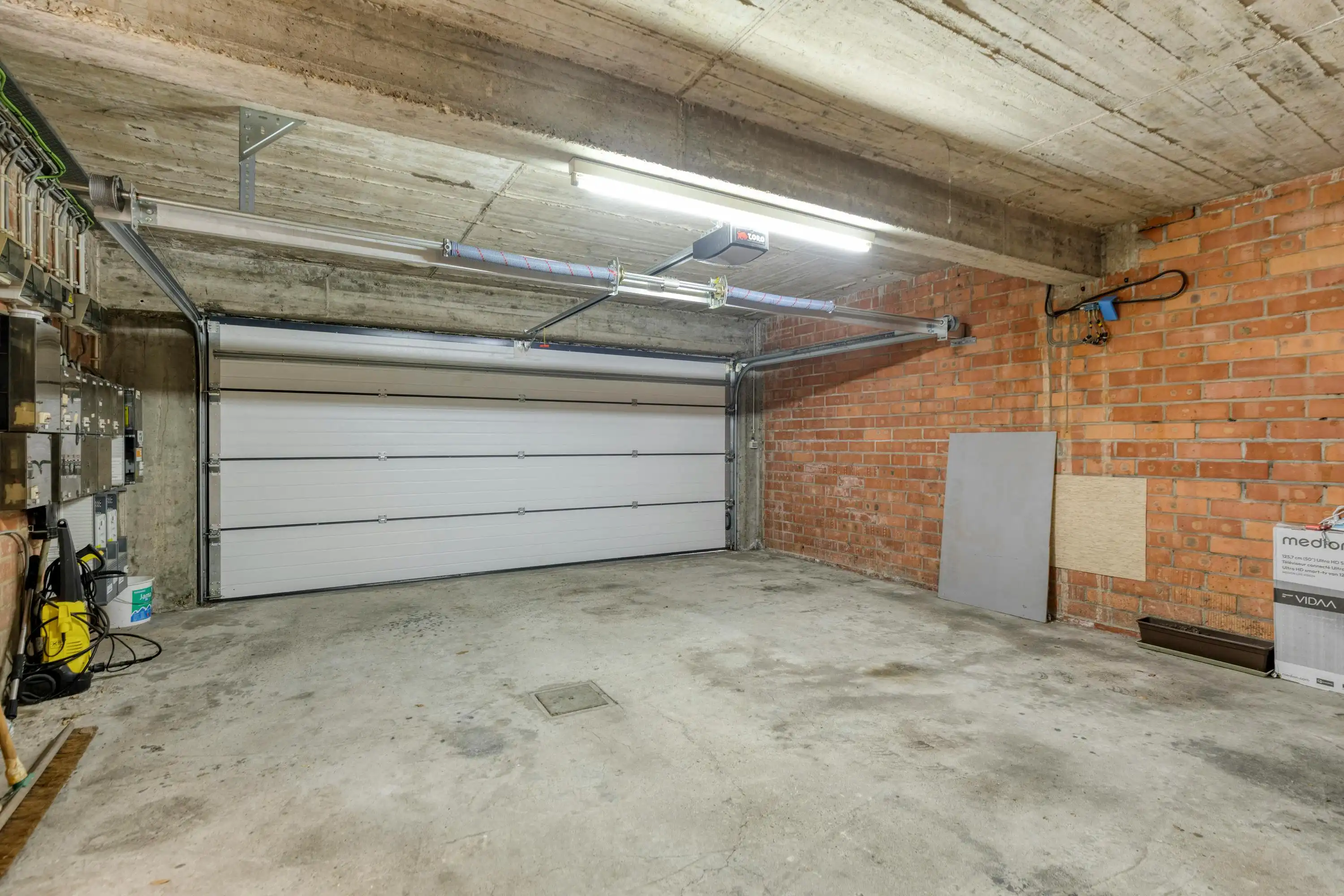 2-slaapkamerappartement met terras en garage te koop in Hemiksem  foto 18