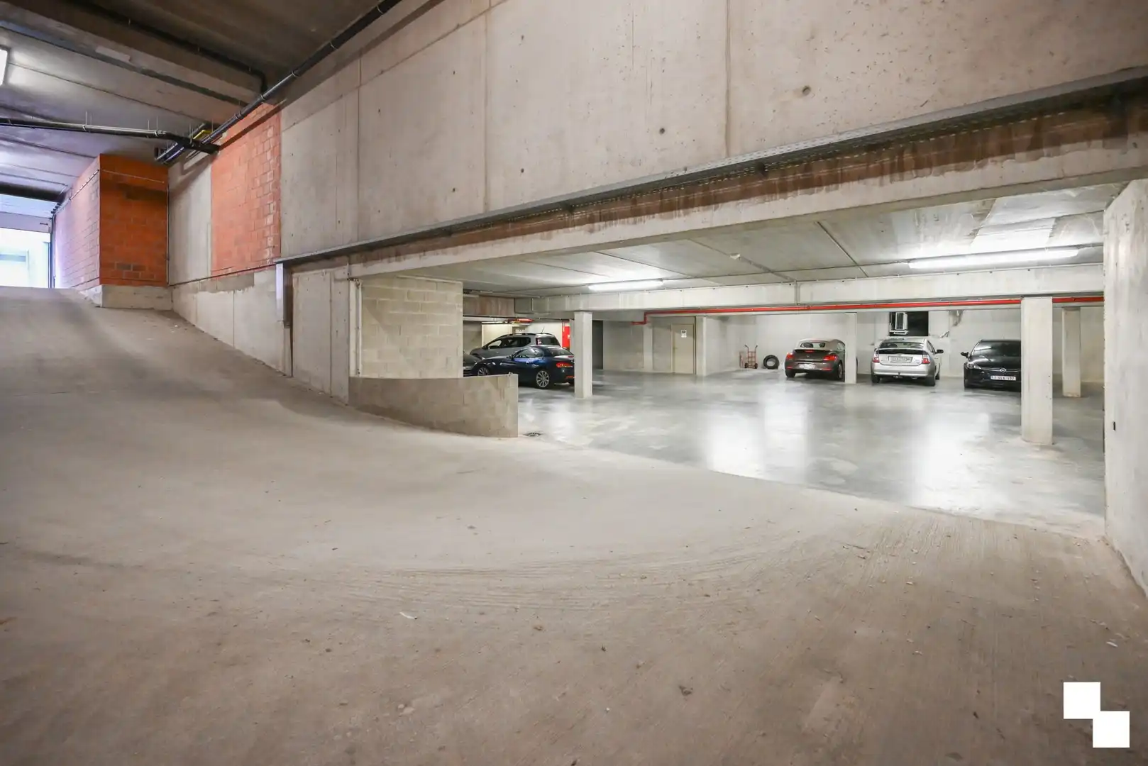 Lichtrijk tweeslaapkamer appartement te hartje Izegem foto 36