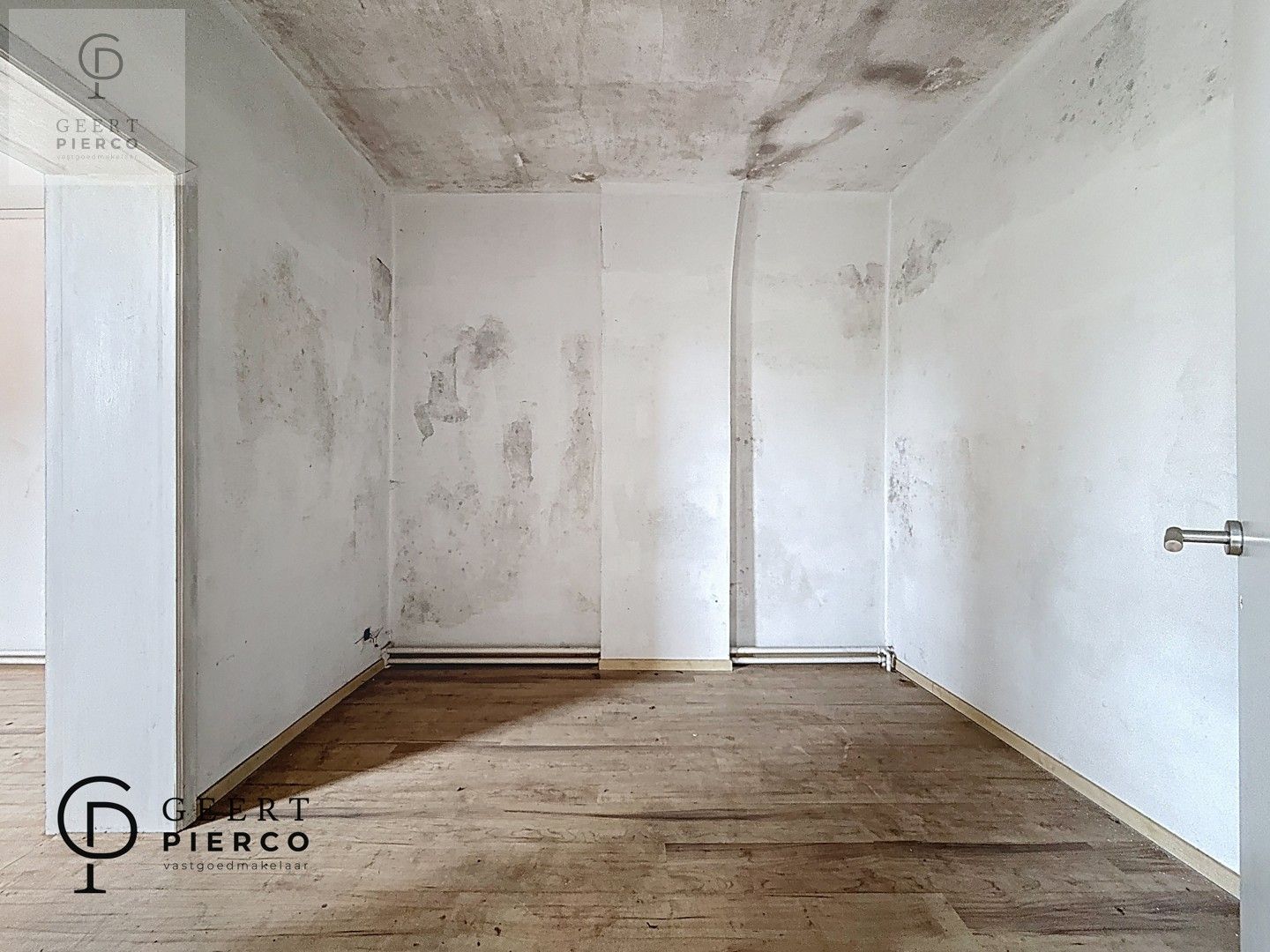 Uniek renovatie- of nieuwbouwproject in hartje Landen foto 17
