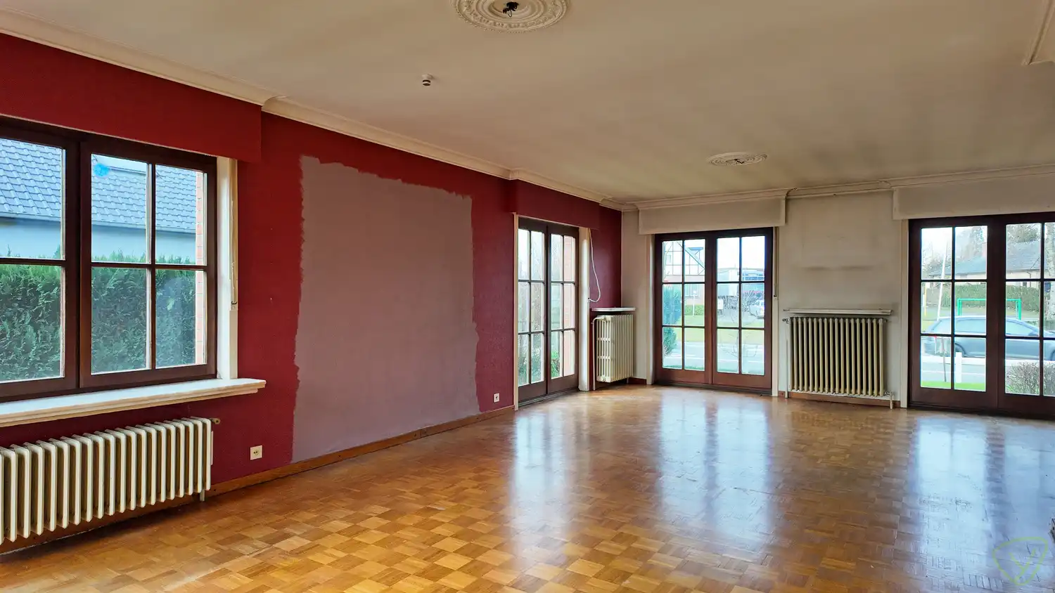 Ruime gezinswoning met grote tuin te huur in Zomergem! foto 2