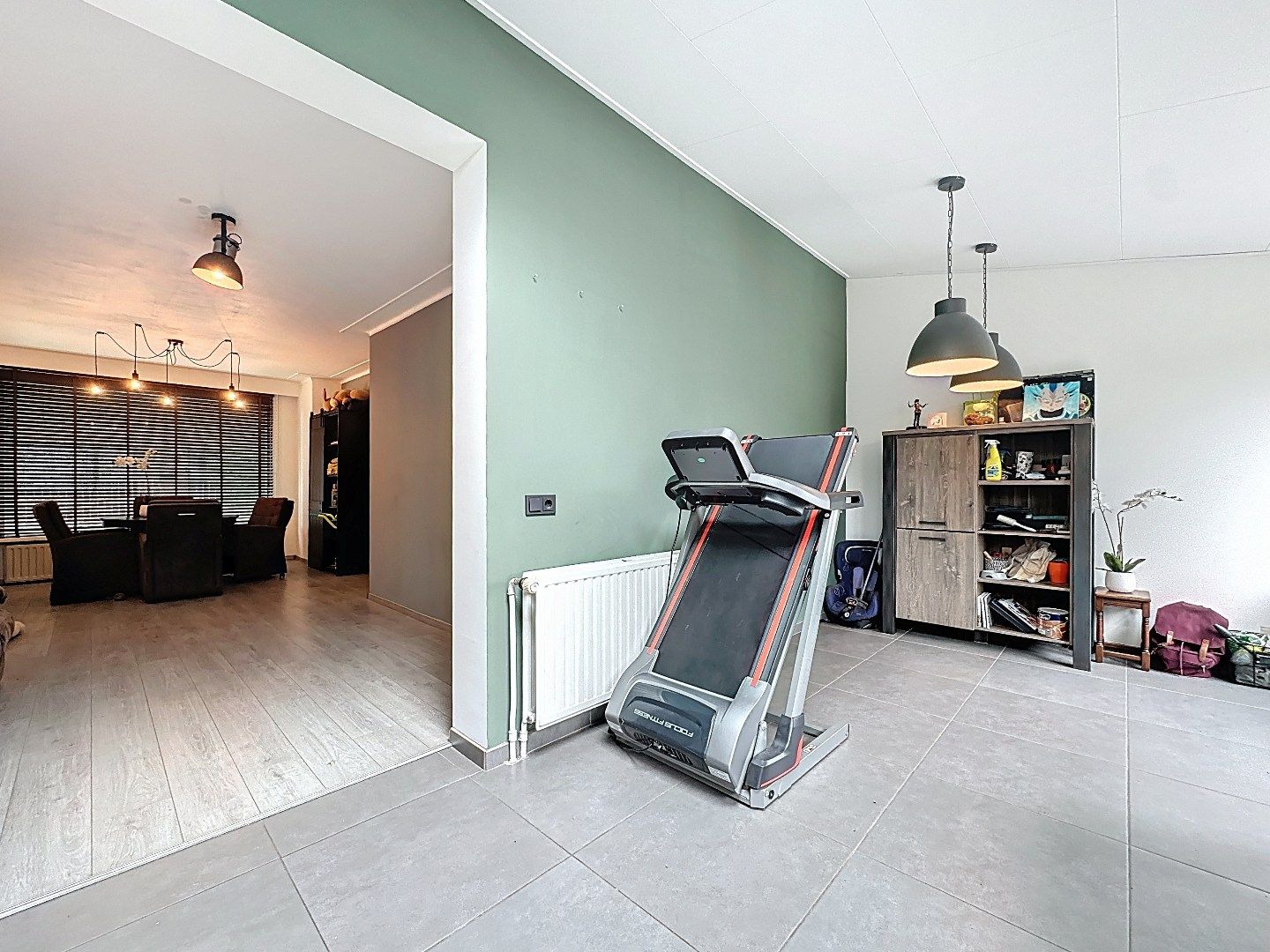 Gerenoveerde half vrijstaande woning met royale tuin en dubbele garage. foto 20