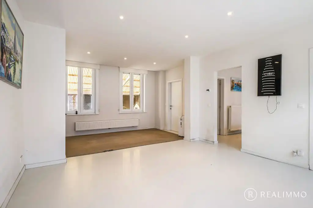 Ruime woning met grote tuin in Kooigem foto 4