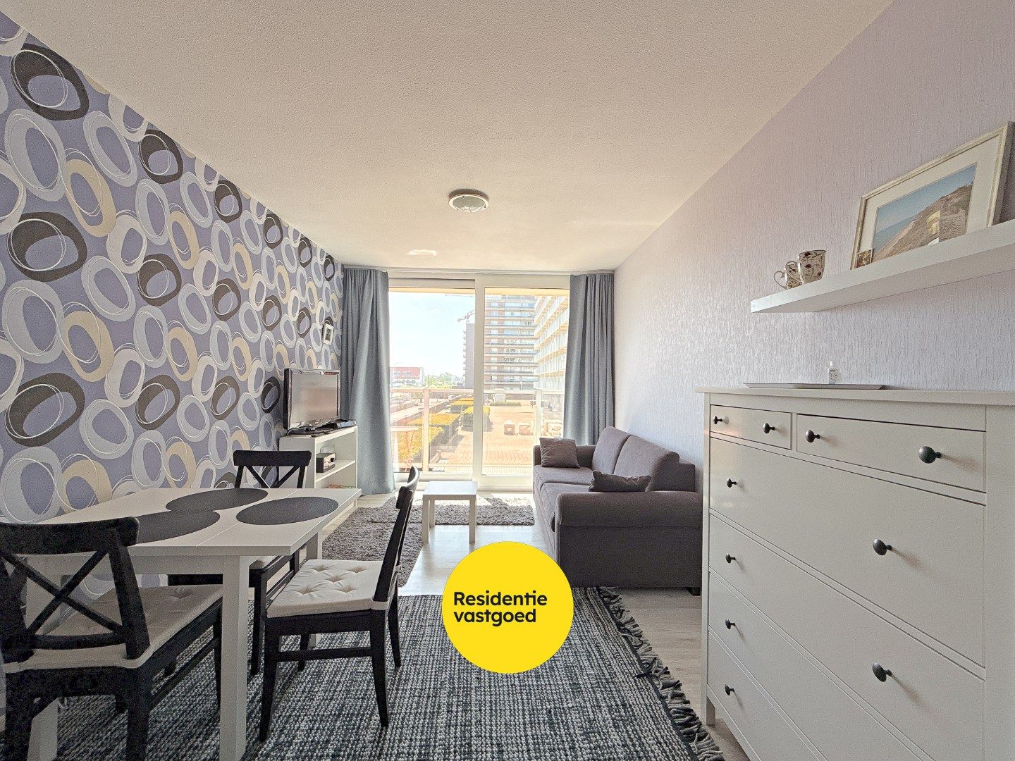 Instapklare gemeubelde studio (30 m²) met terras te Nieuwpoort-Bad. foto 6