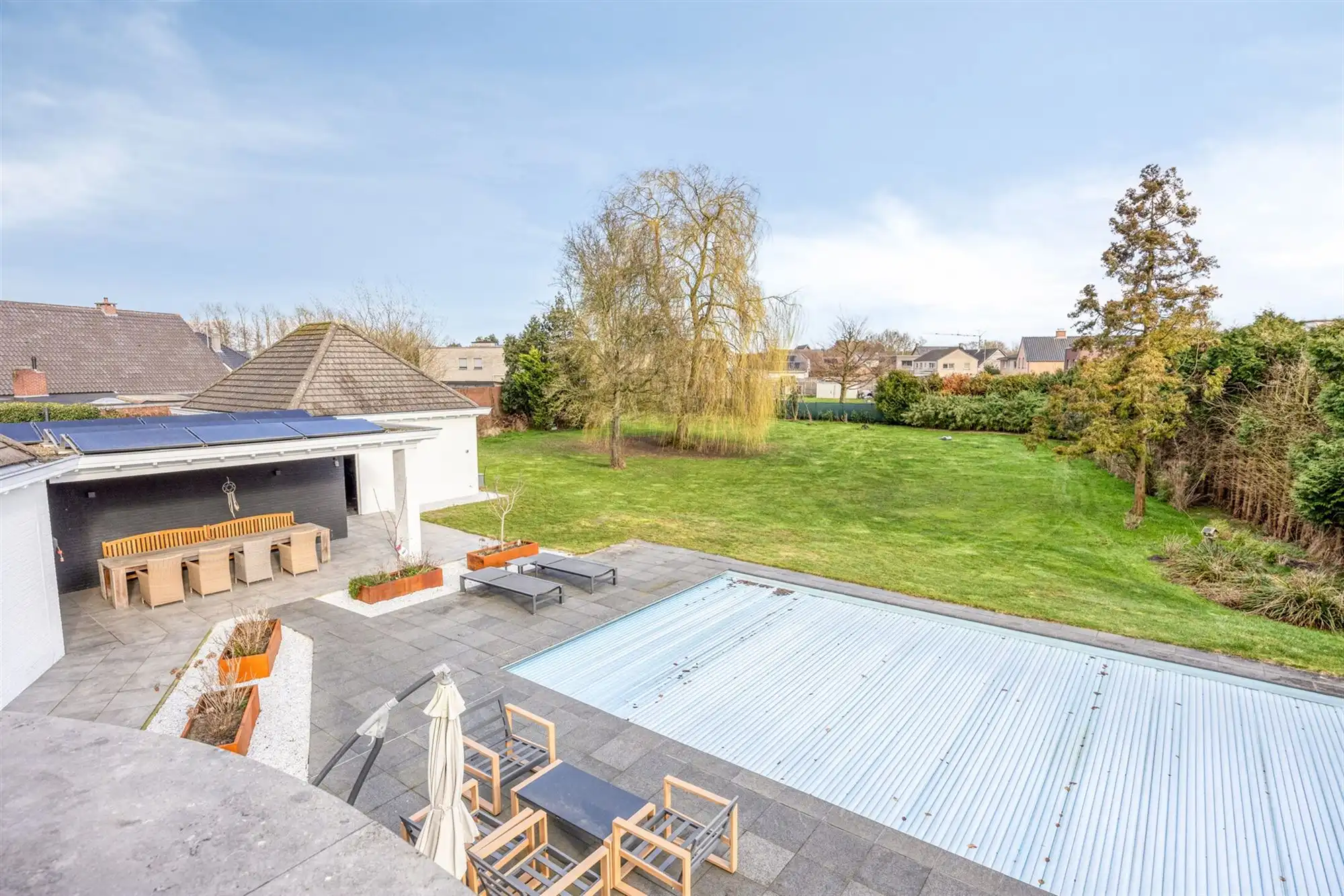 Instapklare tijdloze villa met 5 slpks op ca. 2000 m² foto 39