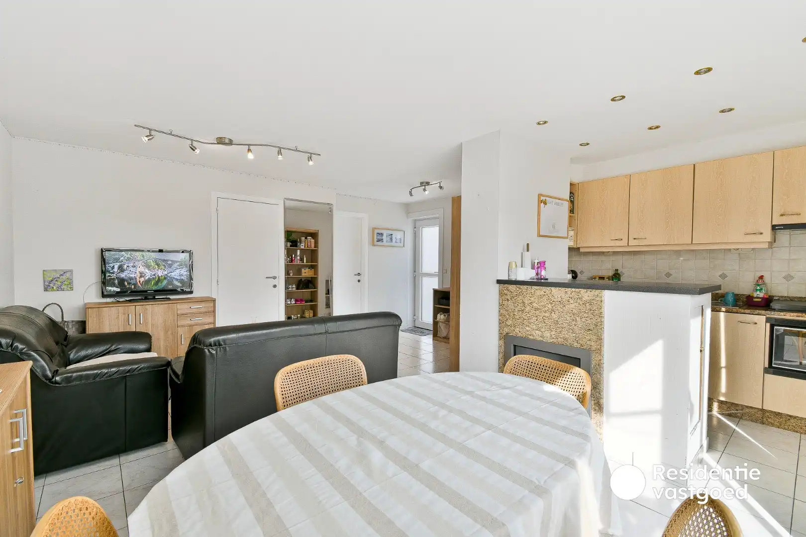 Vakantiewoning met twee slaapkamers en parking foto 4