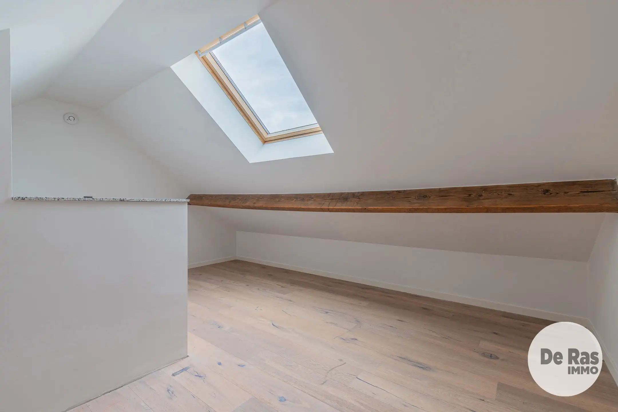 AALST - Kantoorruimte met vernieuwd appartement in centrum foto 20