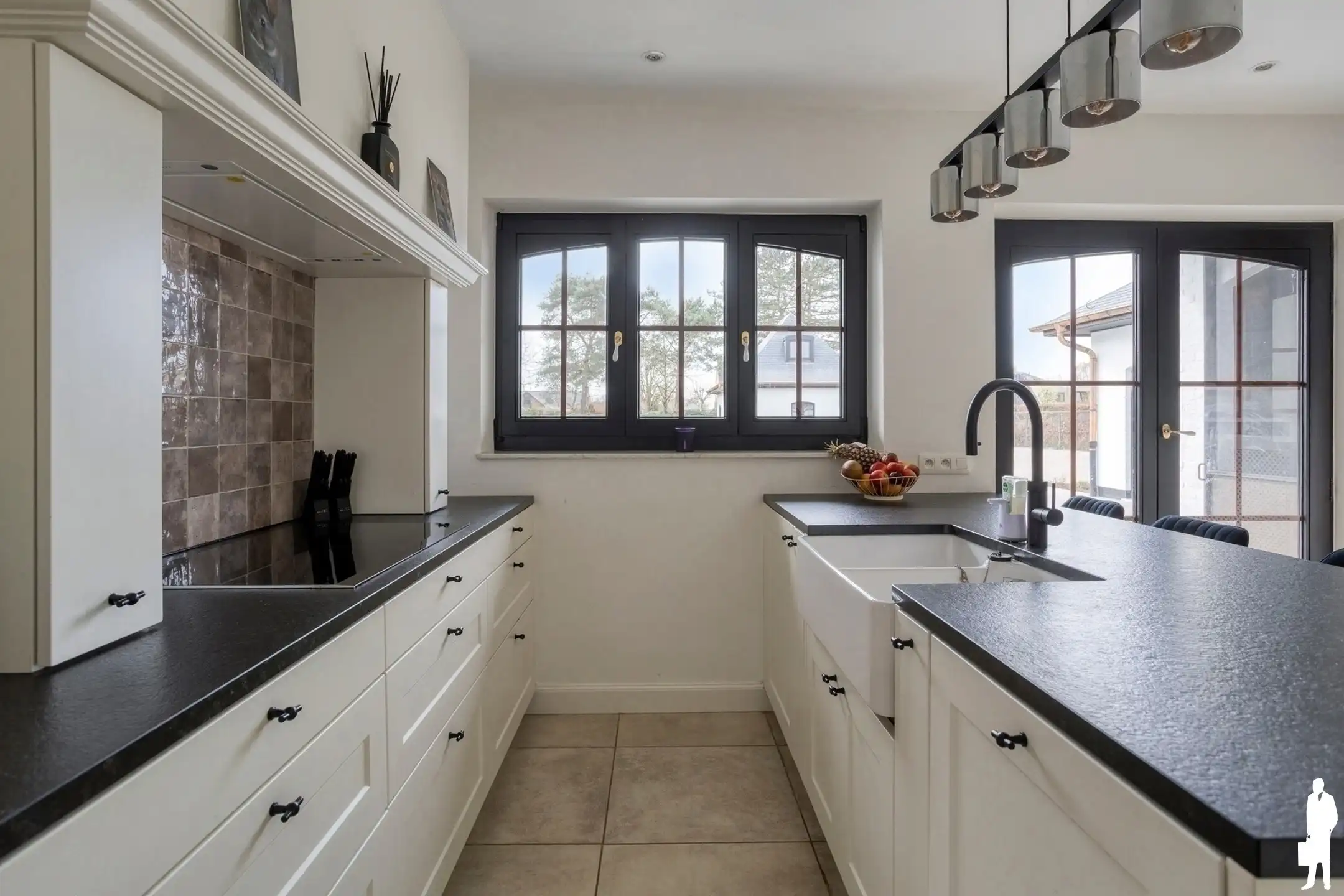 Uitzonderlijk ruime charmante villa op 2451m² foto 3