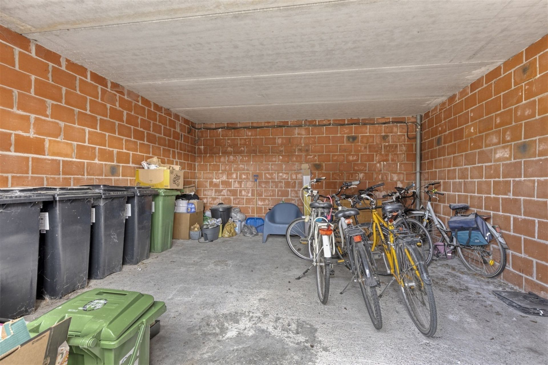 VERKOCHT:    Gezellig 2-slaapkamerappartement in Denderleeu foto 15