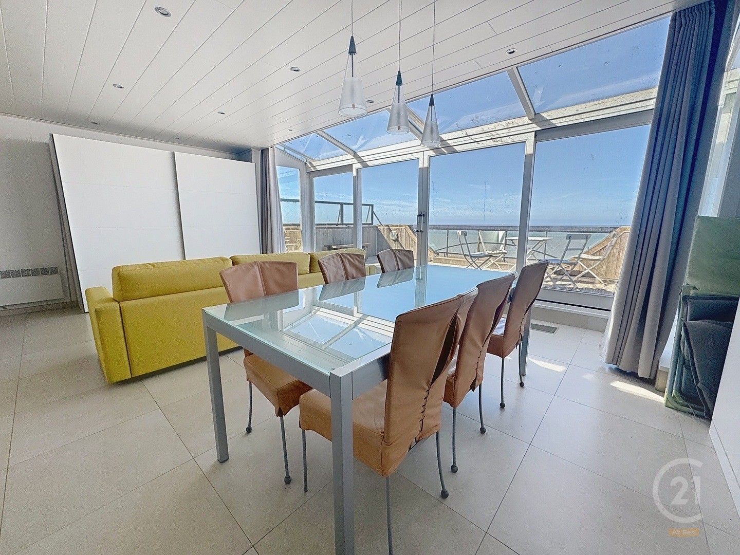 Penthouse appartement met 2 slaapkamers op de zeedijk van Westende foto 2
